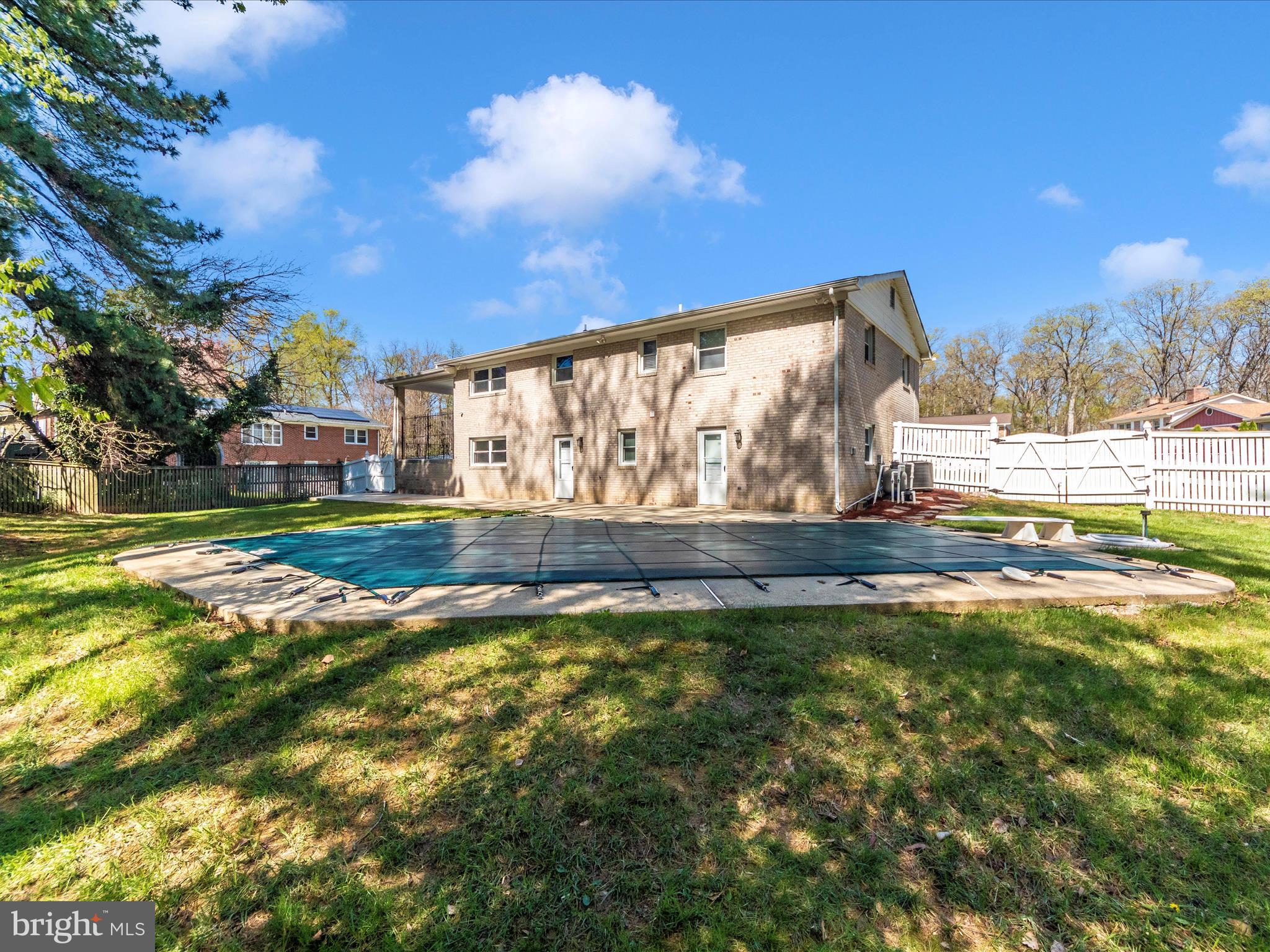 SURRATTS GARDENS - Residential