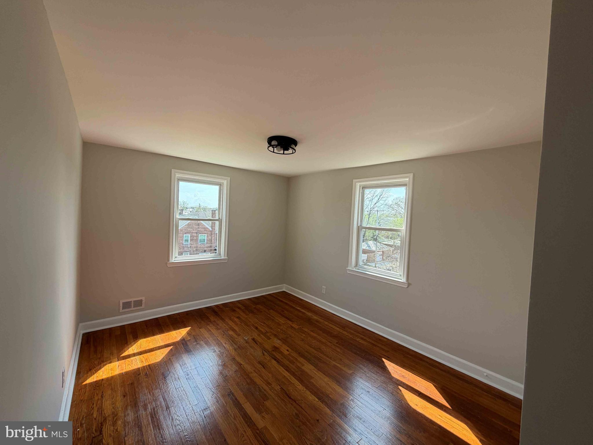 NORTHWOOD - Residential