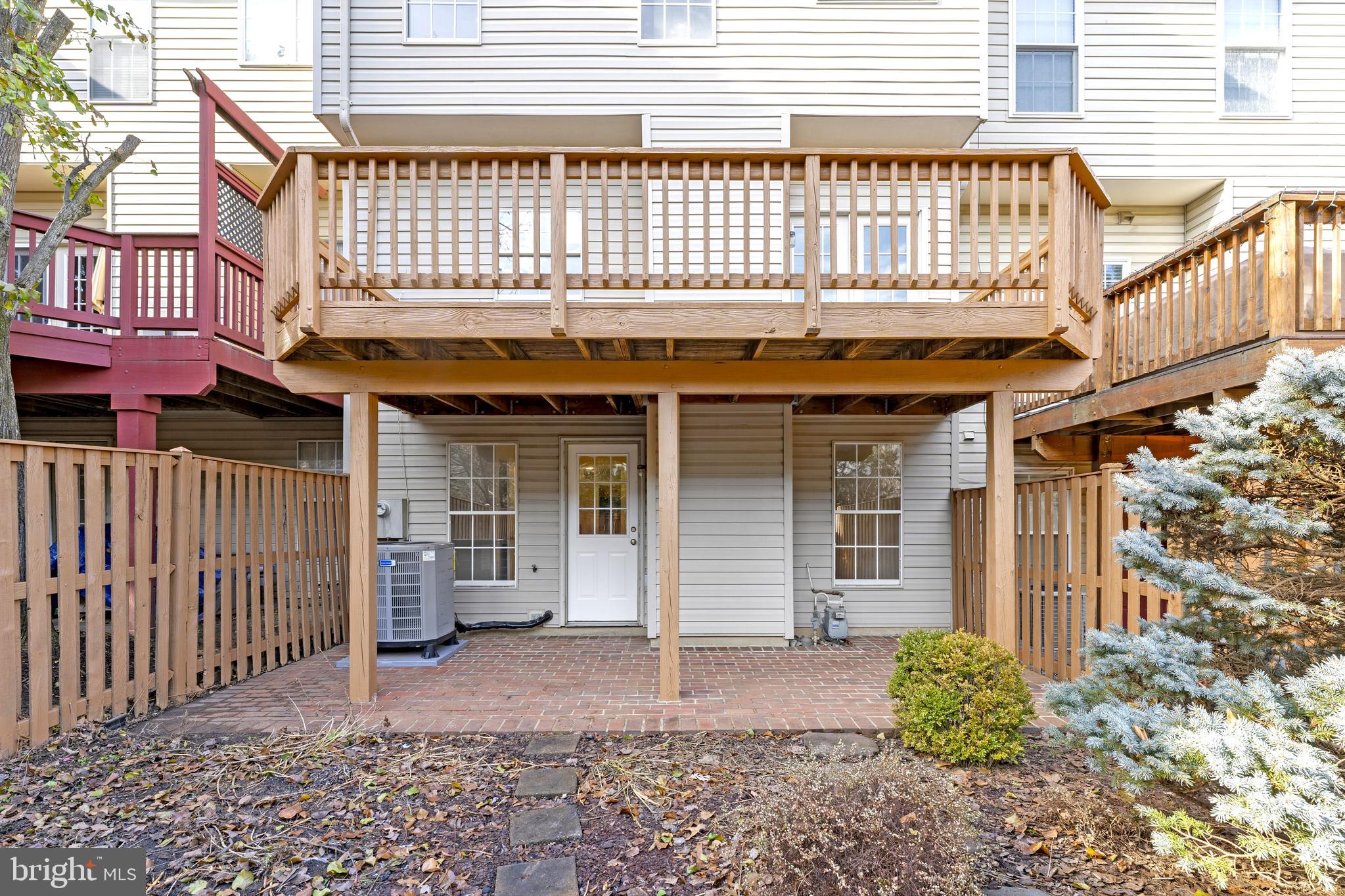 MADRILLON SPRINGS - Residential