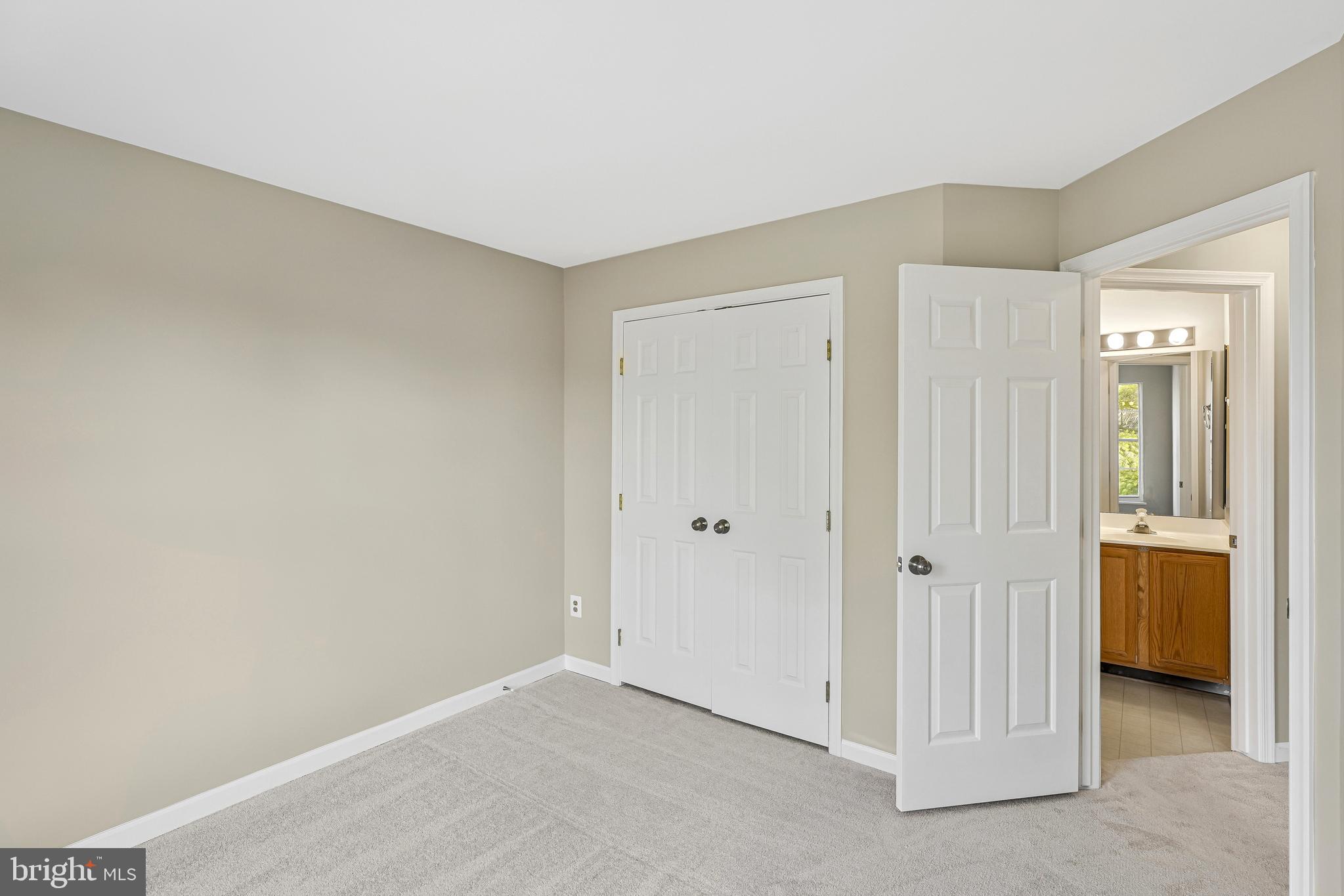 MADRILLON SPRINGS - Residential