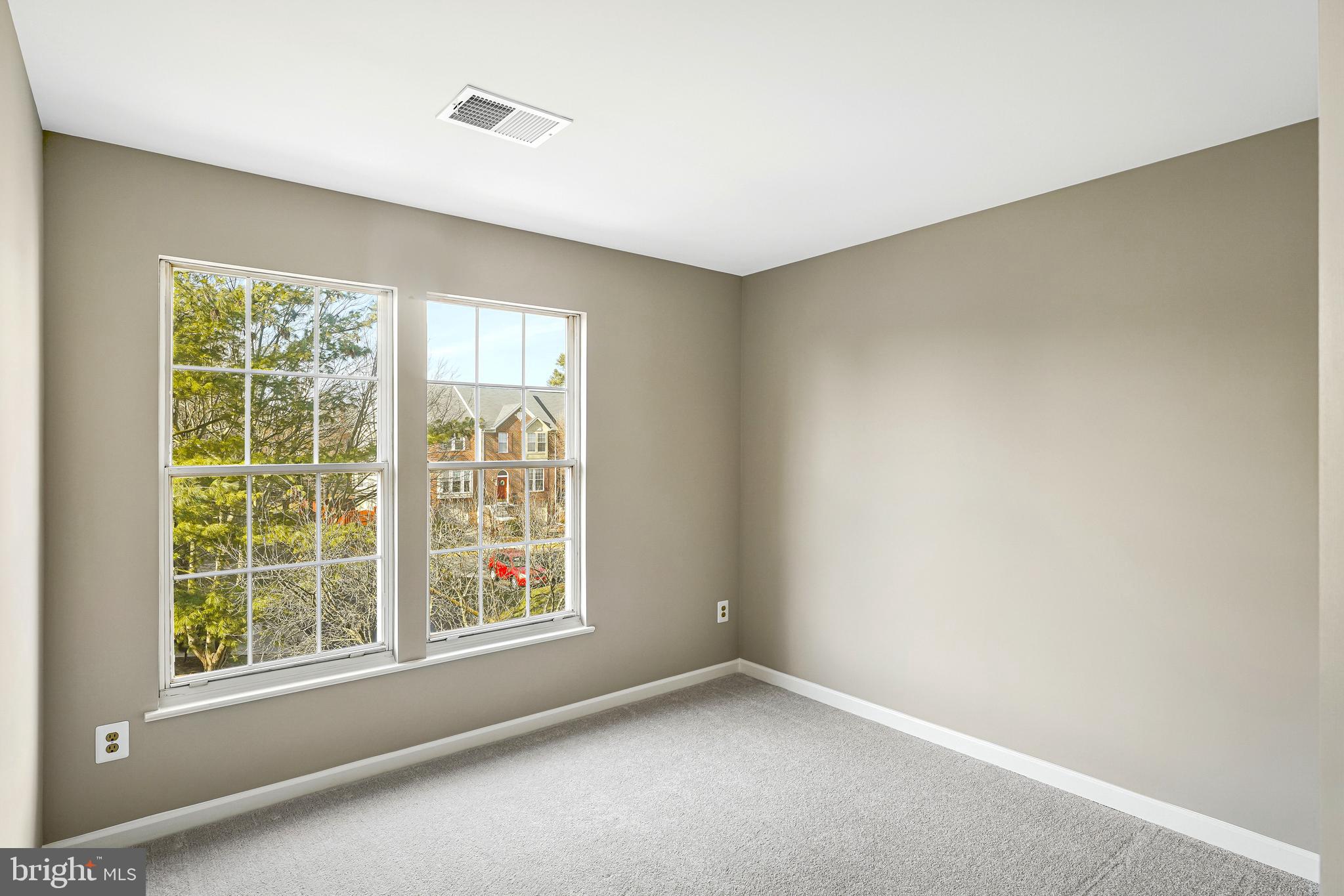 MADRILLON SPRINGS - Residential