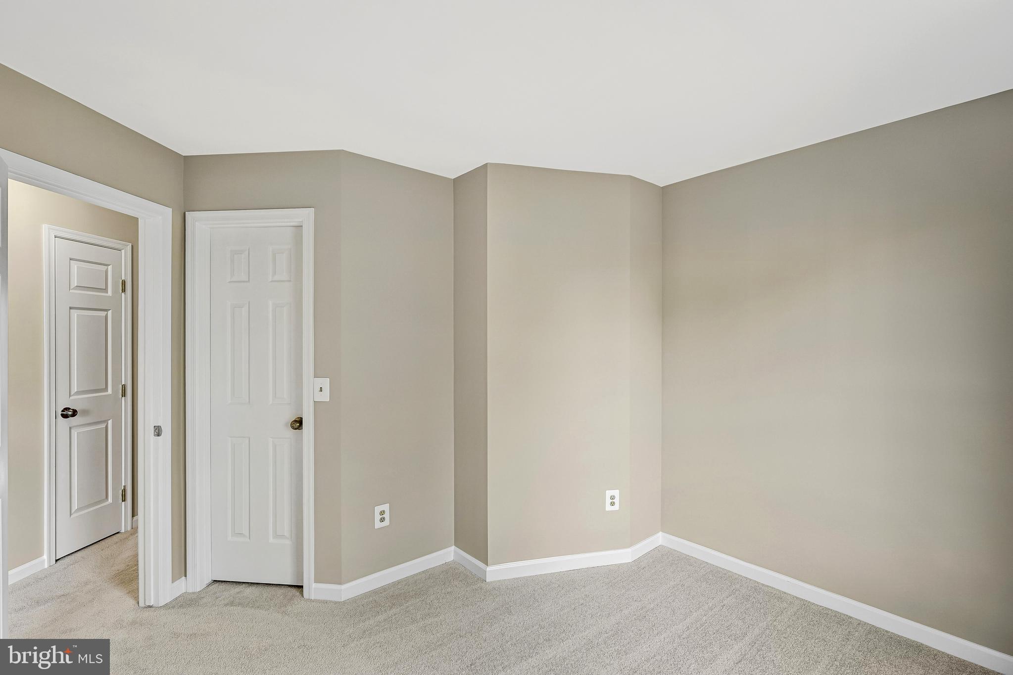 MADRILLON SPRINGS - Residential