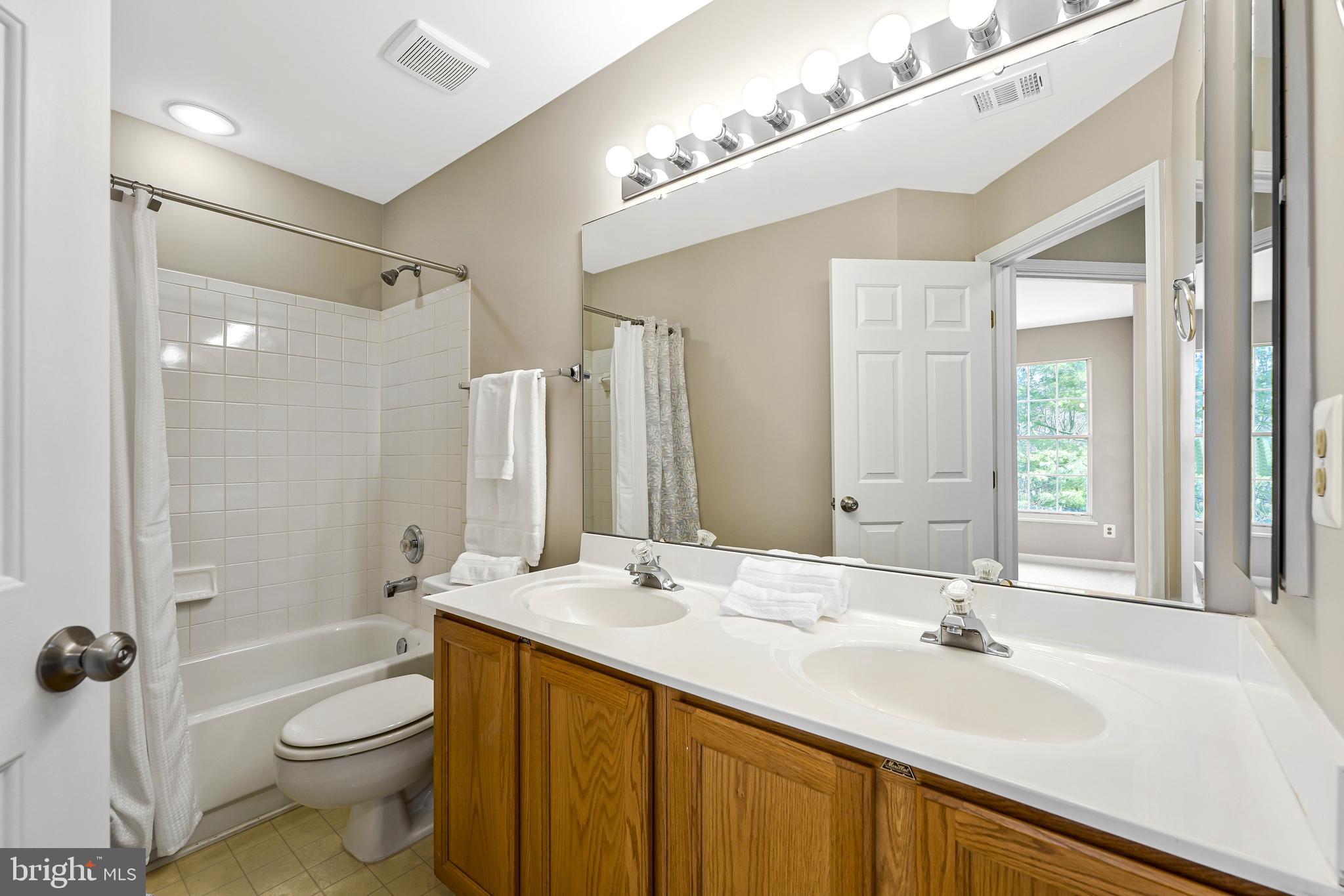 MADRILLON SPRINGS - Residential