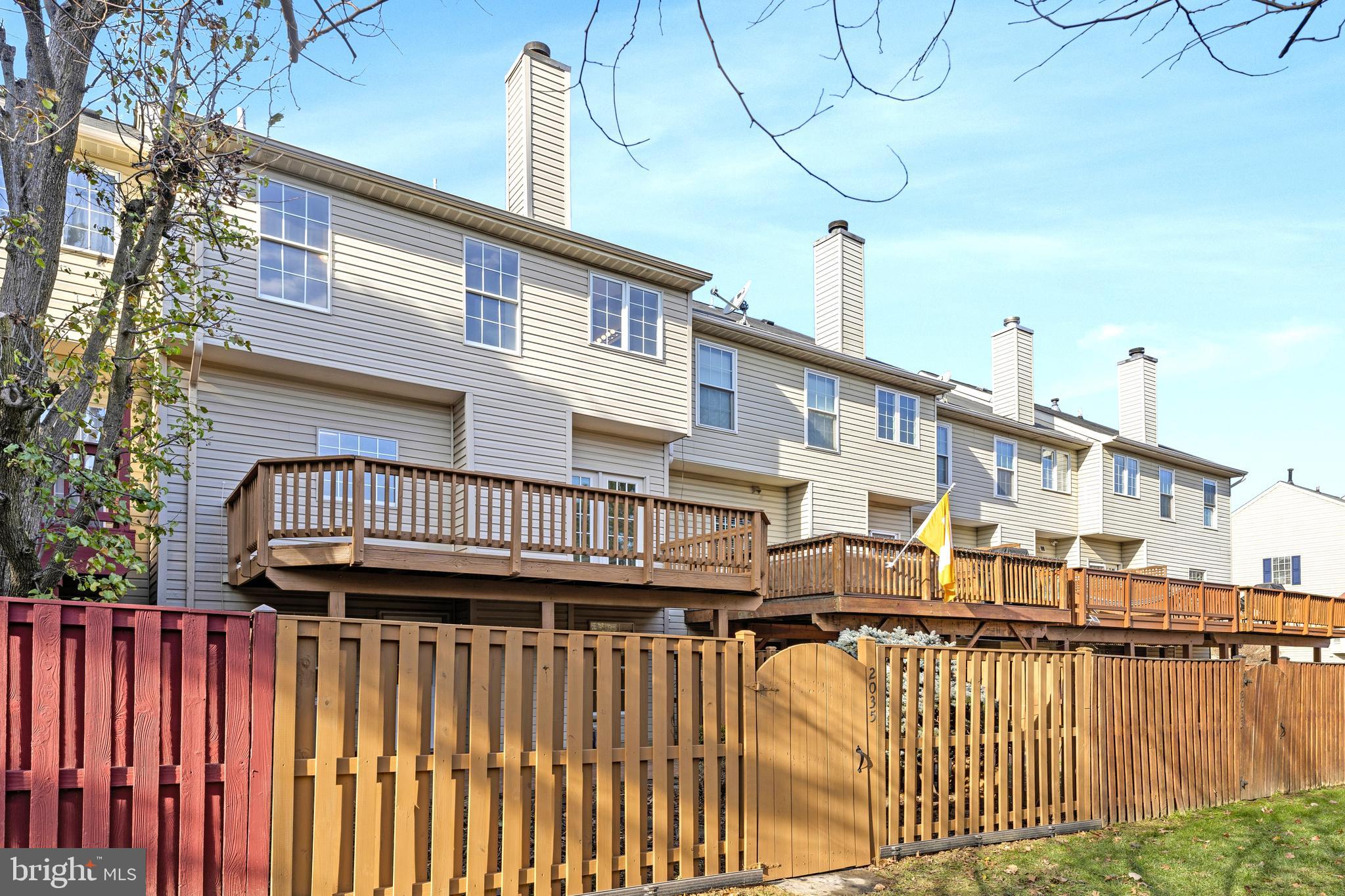 MADRILLON SPRINGS - Residential