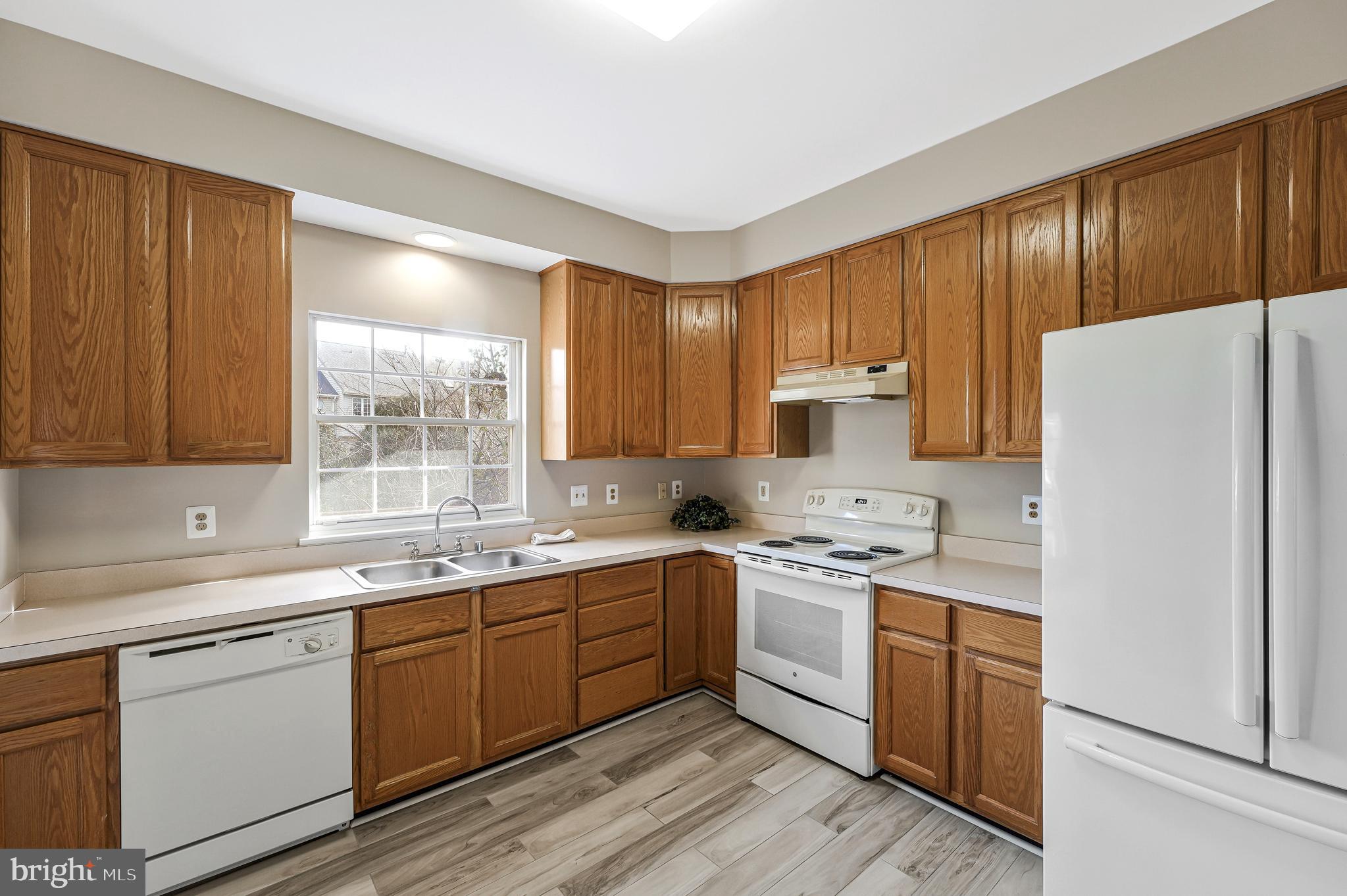 MADRILLON SPRINGS - Residential