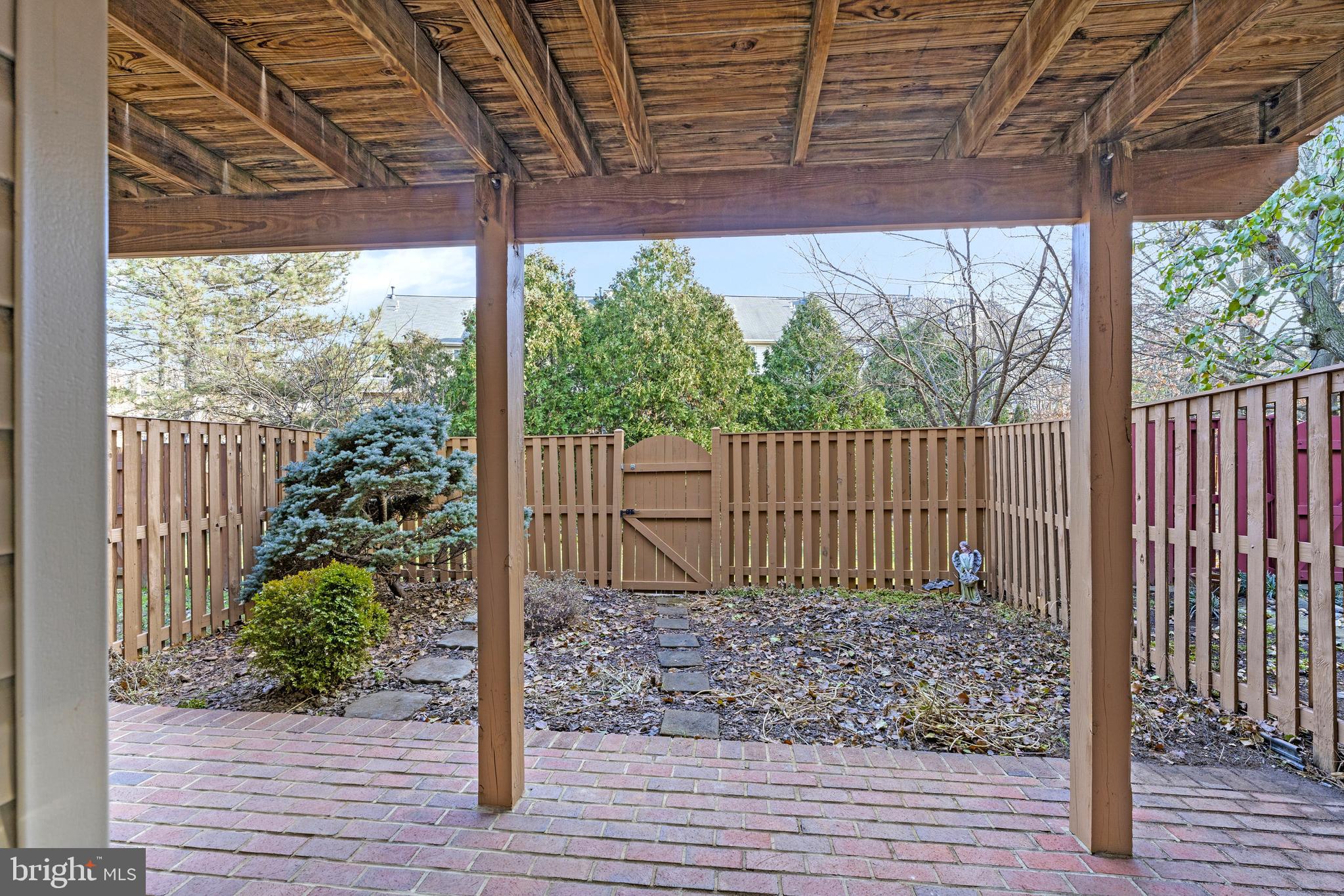 MADRILLON SPRINGS - Residential