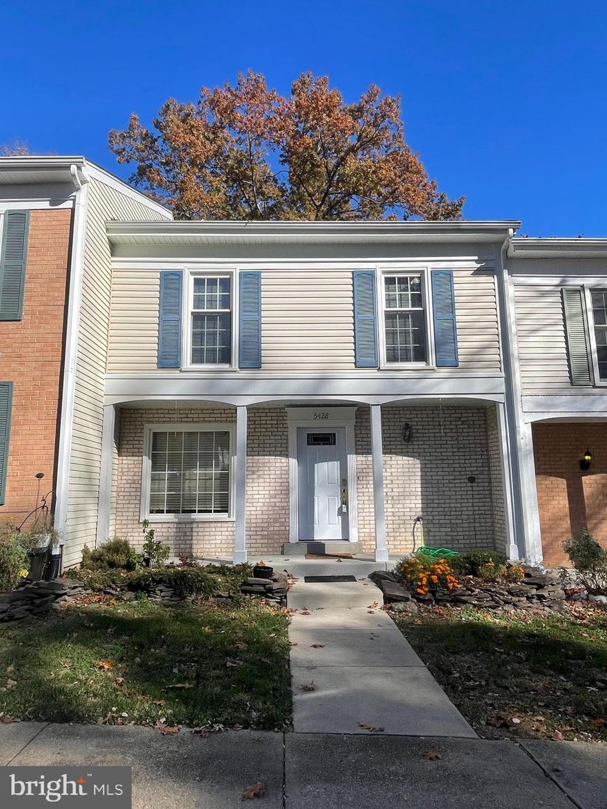 ***MULTIPLE APPLICATIONS***Lease in Process***Amazing rental opportunity in the desirable Glen Cove community! Located within the Oakview/Robinson school pyramid, just 10 min to 495, and walkable to the VRE, Target, and public transportation. This well maintained 3 bedroom, 2.5 bath townhome offers plenty of space indoors and out. Enjoy 3 finished levels with a walkout basement, separate office/den, and living area, leading to exclusive trail access to Royal Lake's 2-mile trail practically in your back yard. Very private location backing to the wooded lake featuring fall and winter water views, allowing you to enjoy your morning coffee in peace on the back deck or on the fully landscaped lower level patio.  A spacious cook's kitchen offers lots of storage and plenty of space with an eat in kitchen as well as a separate dining room. Spacious upper-level bedrooms, the primary suite offers walk-in-closet AND a secondary closet along with private bath. 2 assigned  parking spaces located conveniently in front of the property.