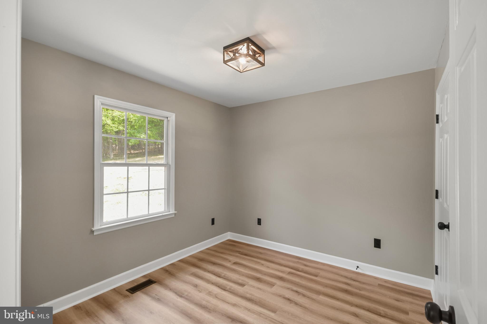 KEEDYSVILLE - Residential