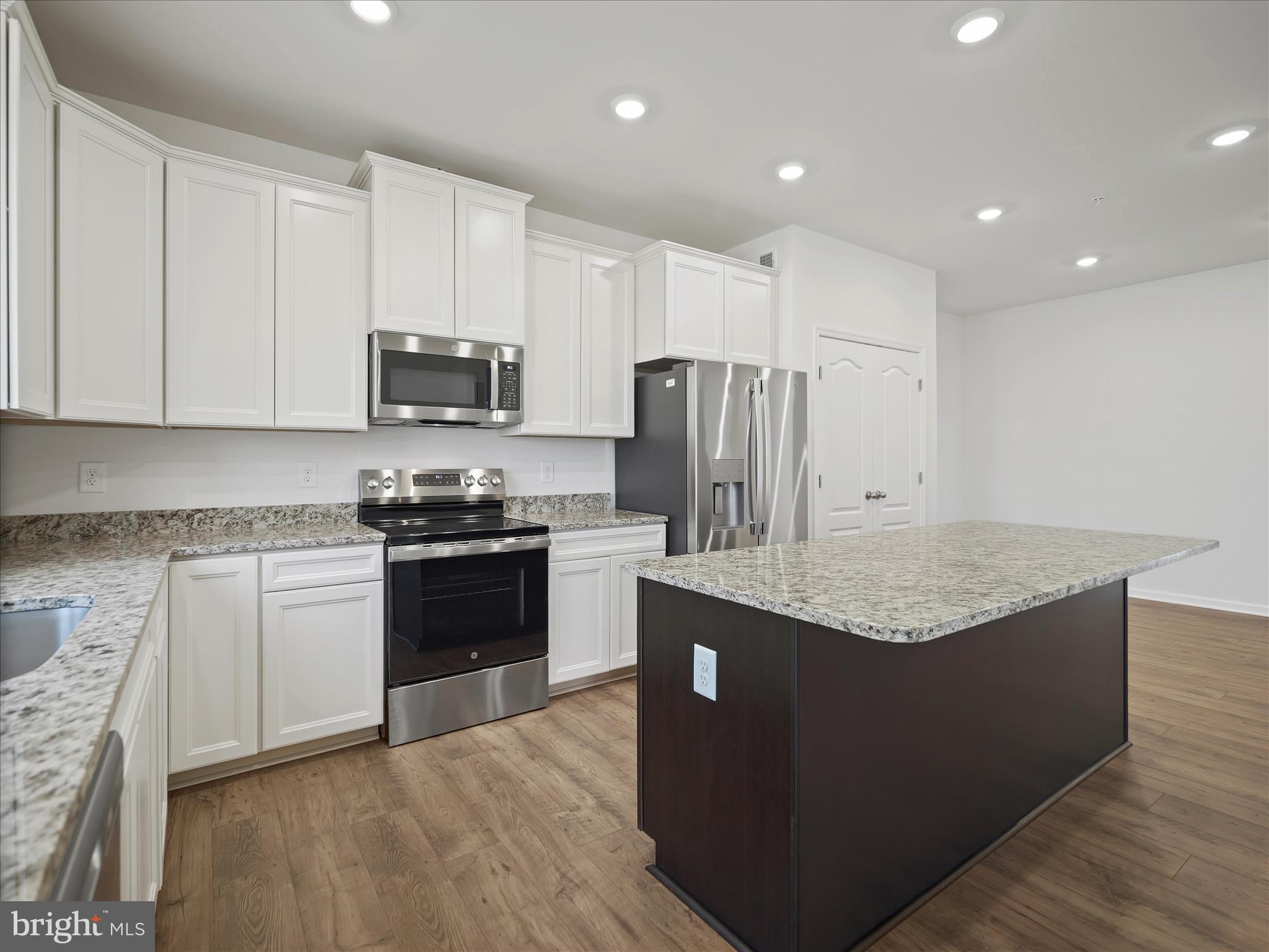 CORTLAND VILLAS - Residential