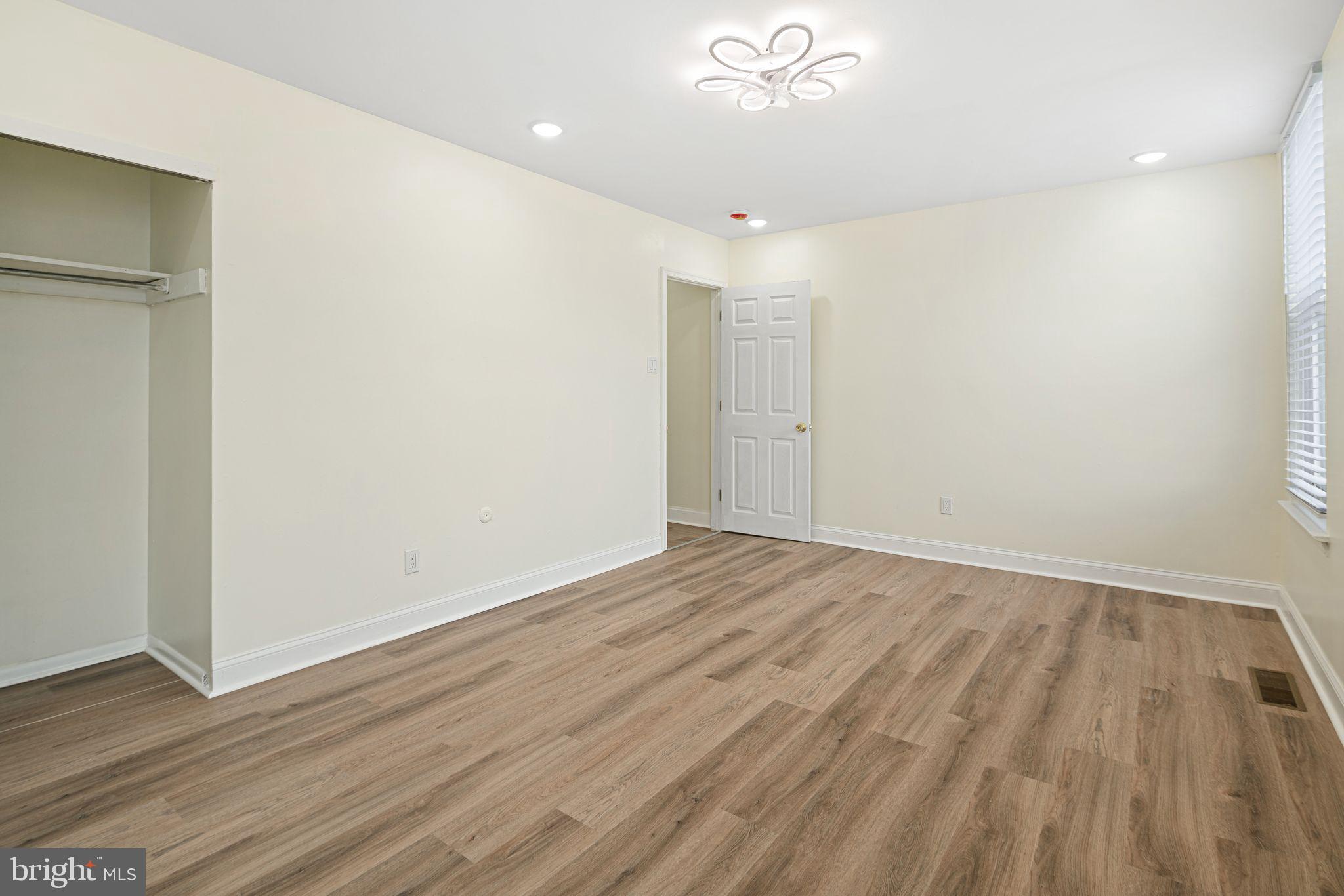 MILL CREEK - Residential