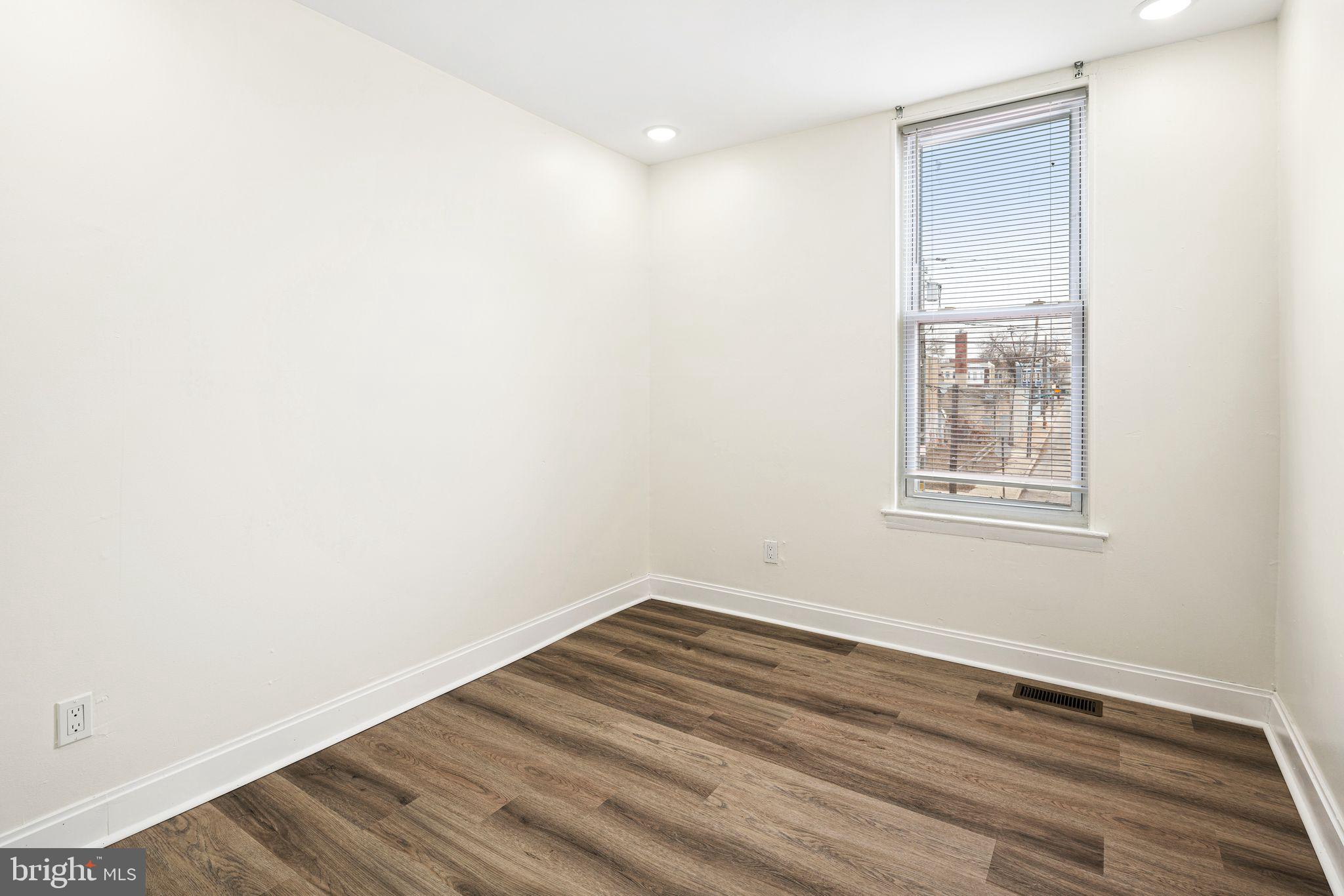 MILL CREEK - Residential