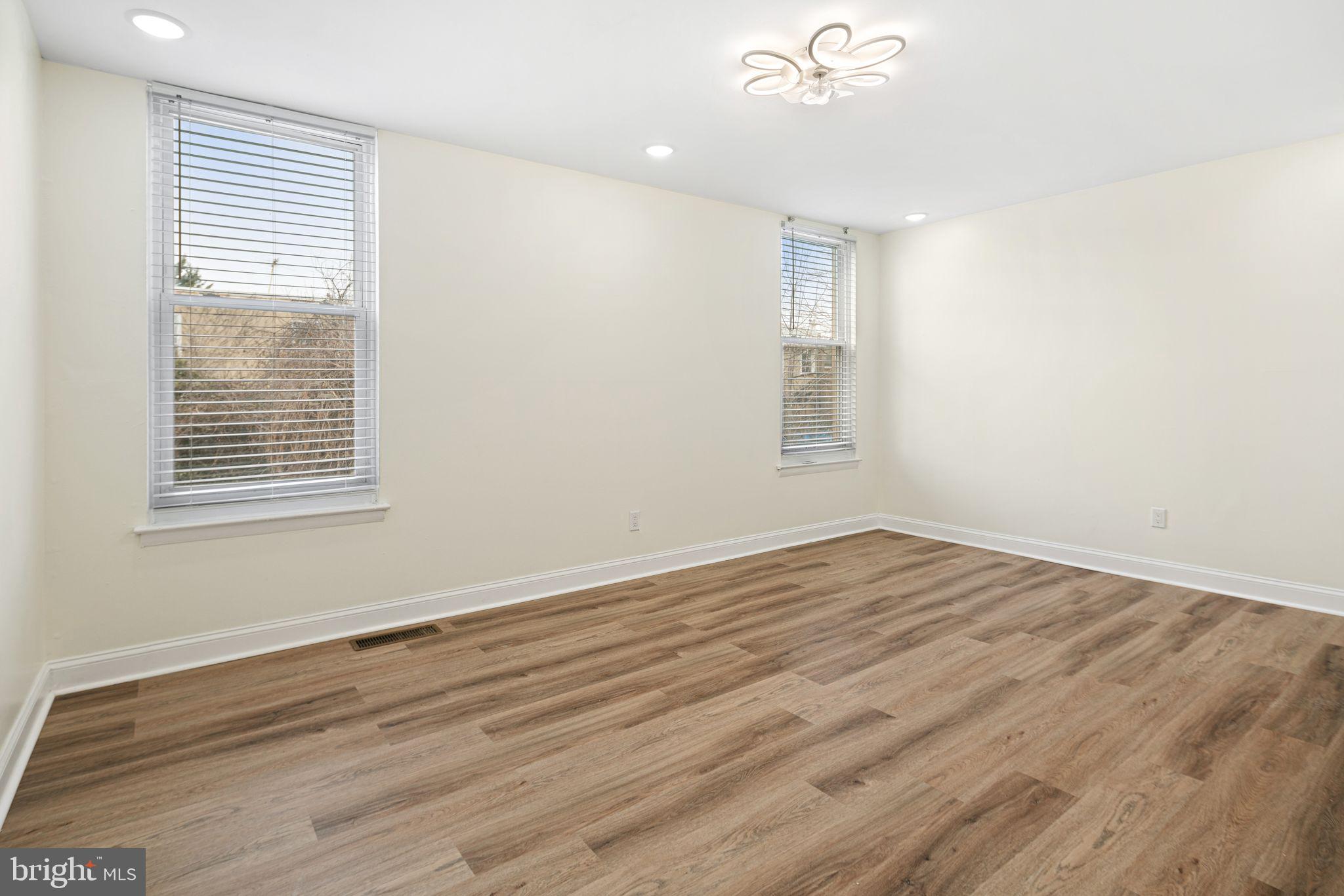 MILL CREEK - Residential
