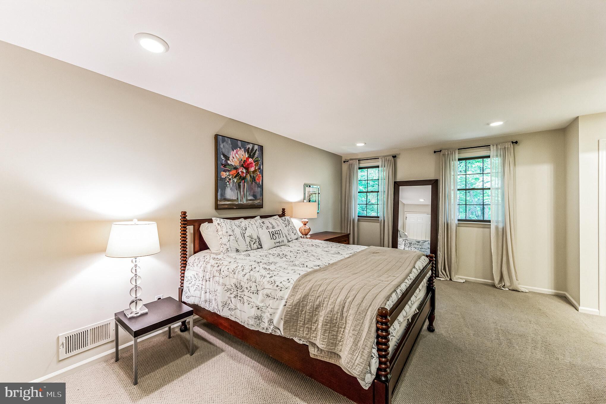 RUSTMONT - Residential