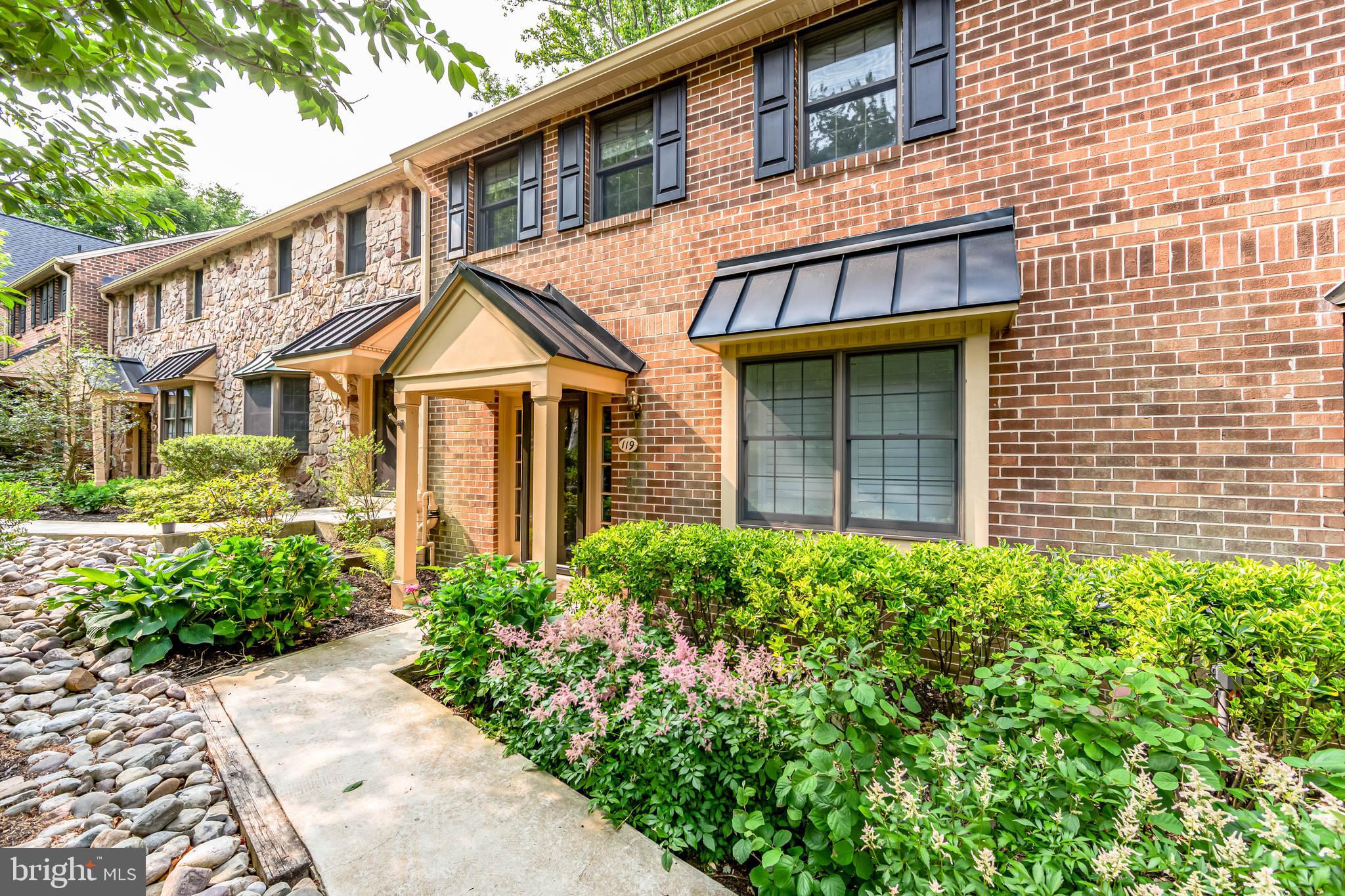 RUSTMONT - Residential