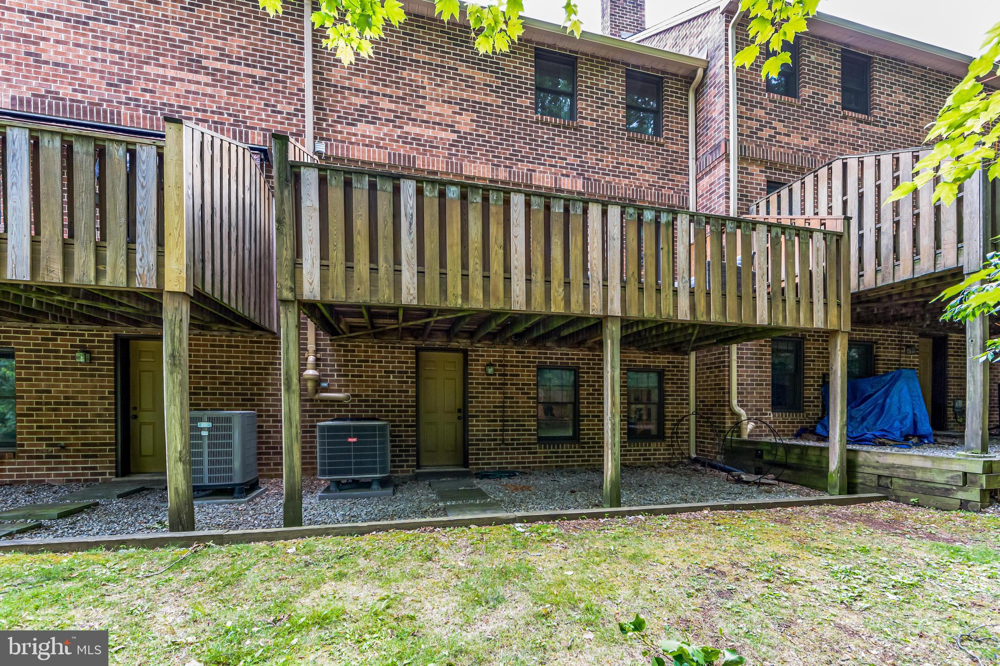 RUSTMONT - Residential