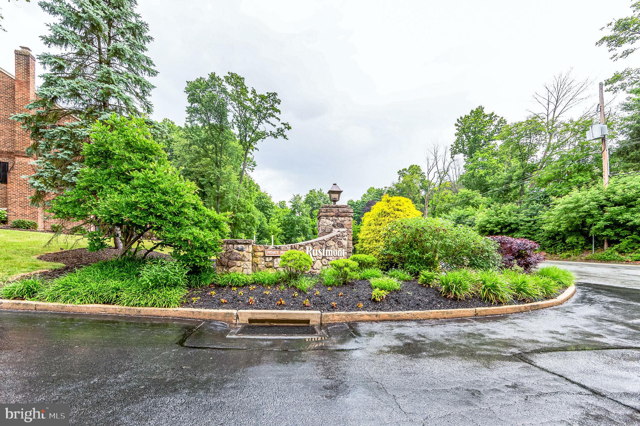 RUSTMONT - Residential