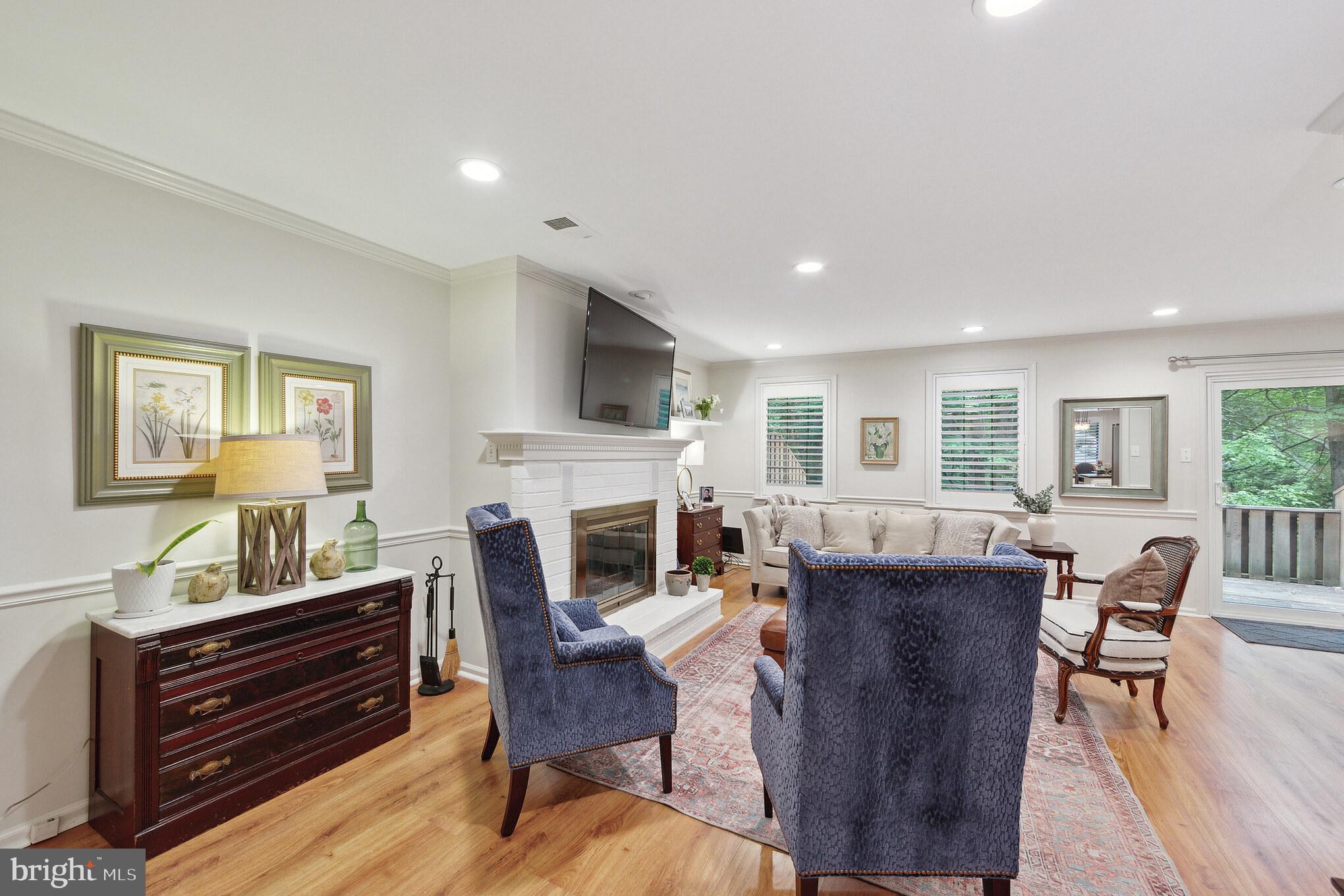 RUSTMONT - Residential