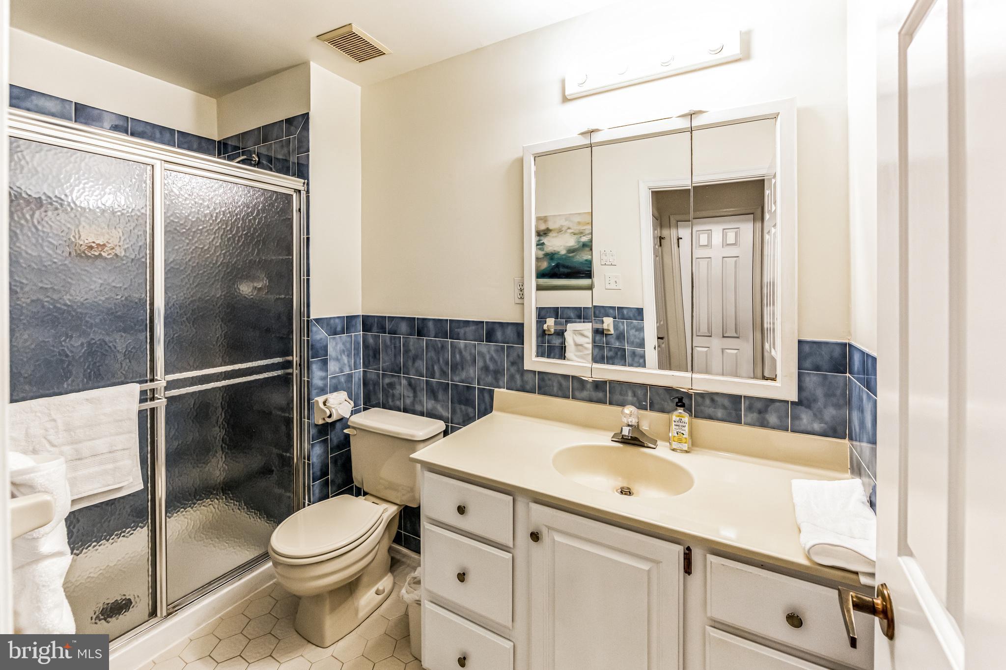 RUSTMONT - Residential