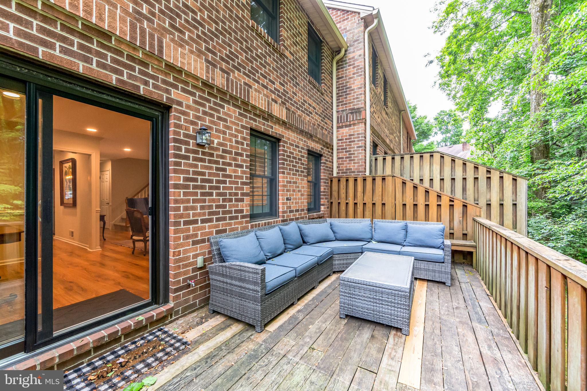 RUSTMONT - Residential