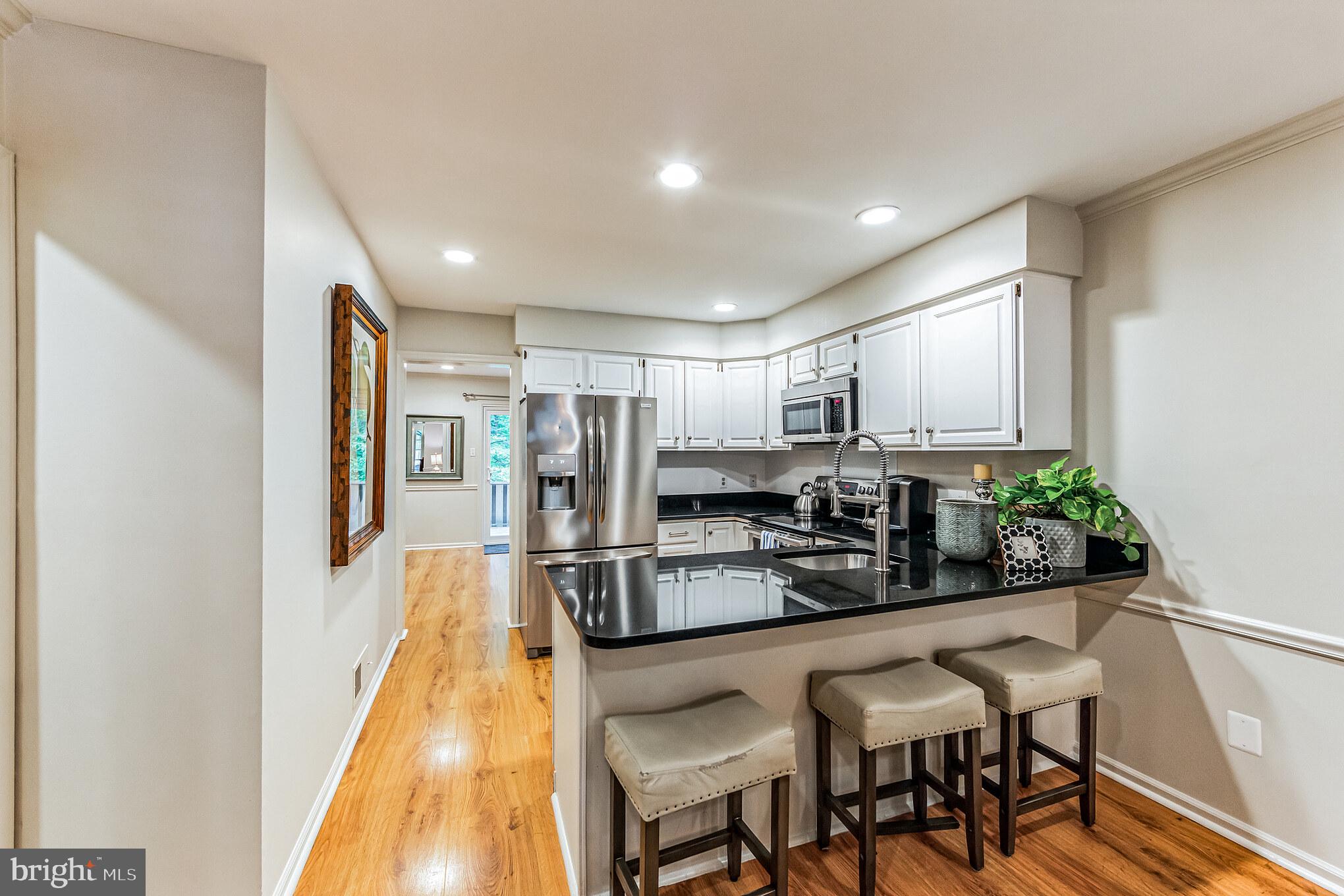 RUSTMONT - Residential