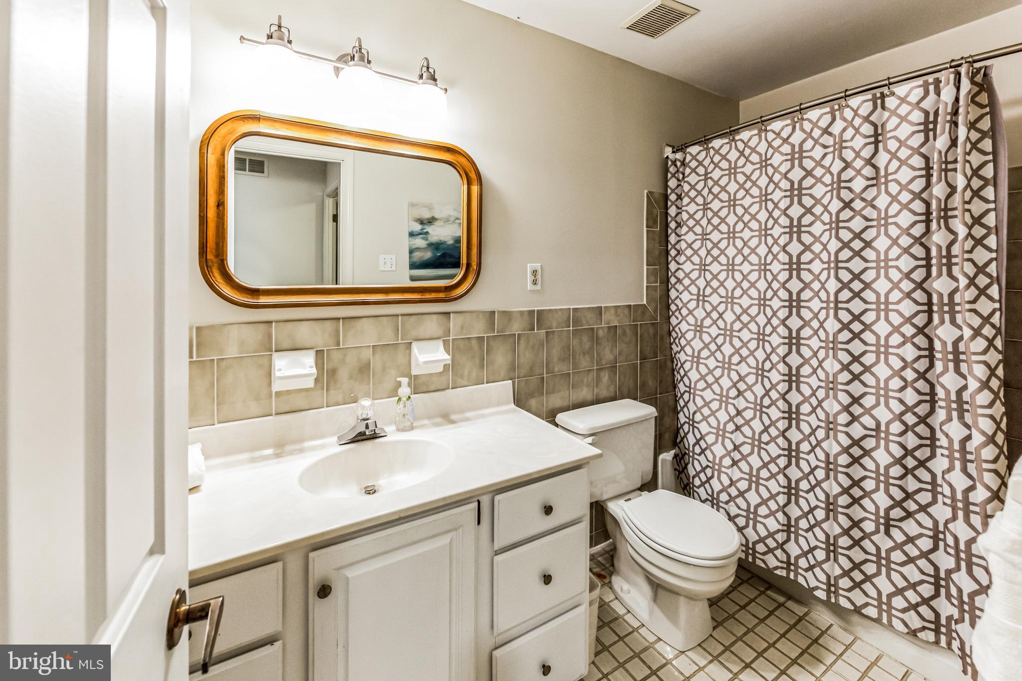 RUSTMONT - Residential