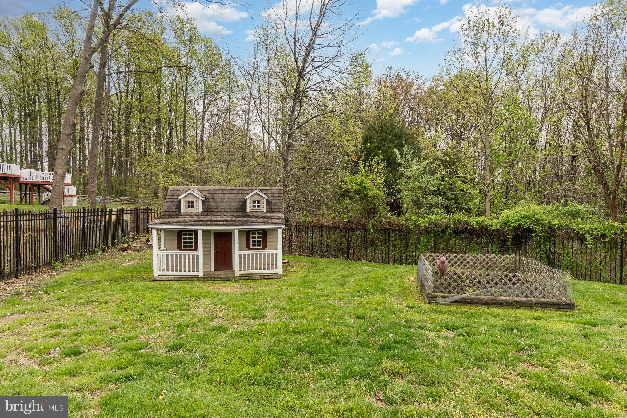 AMYCLAE EAST - Residential