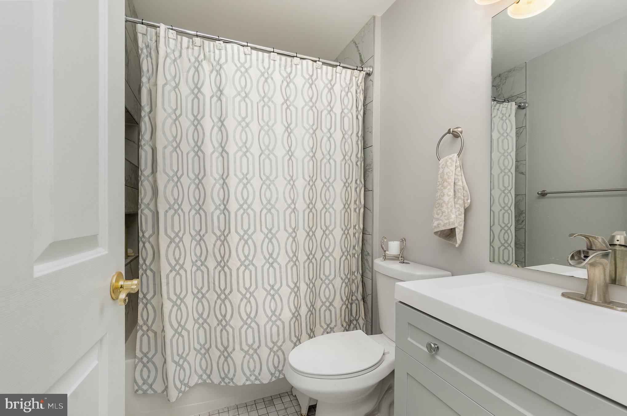 AMYCLAE EAST - Residential