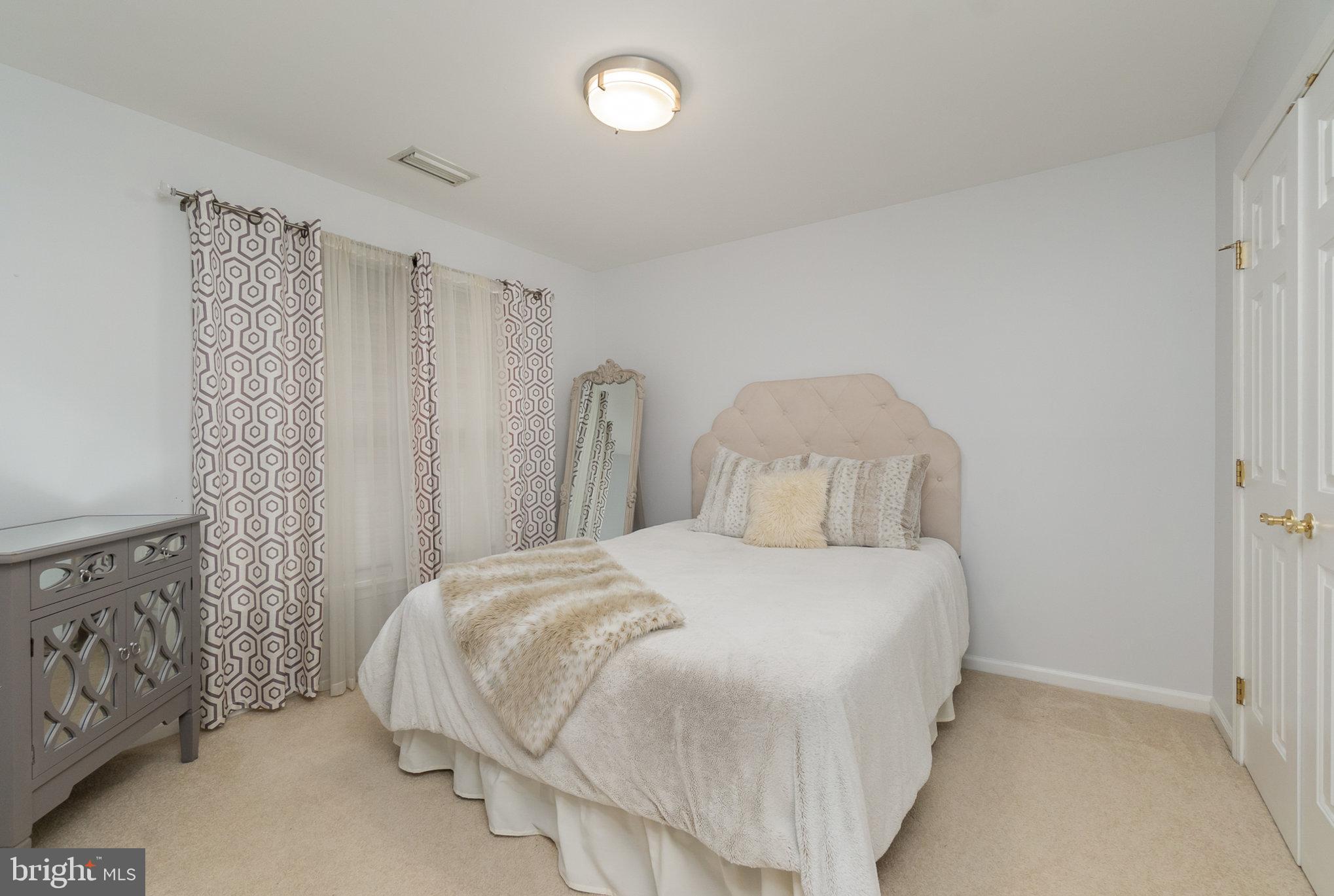 AMYCLAE EAST - Residential