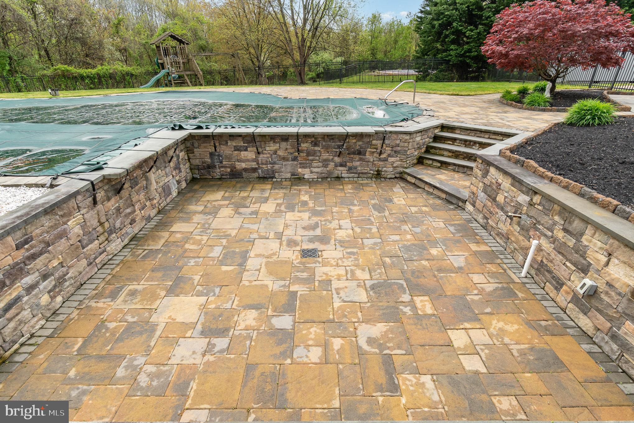 AMYCLAE EAST - Residential