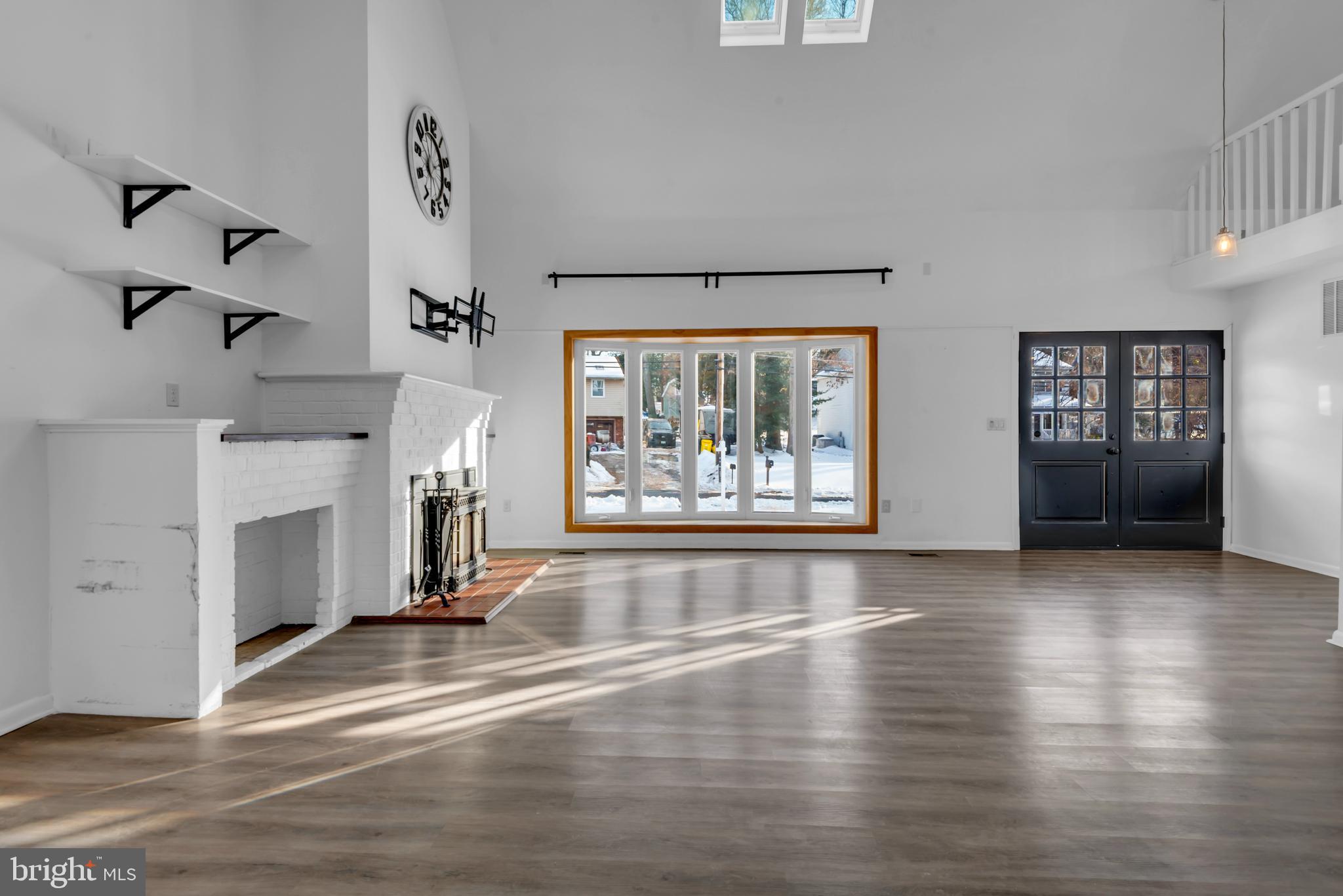 1080 CRESTVIEW DRIVE