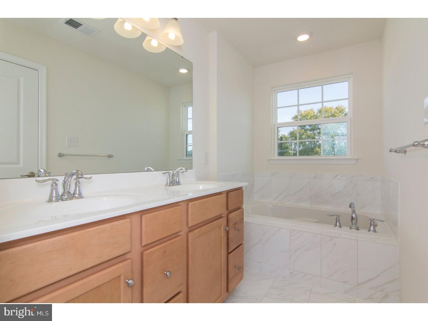 ANDALE GREEN - Residential Lease