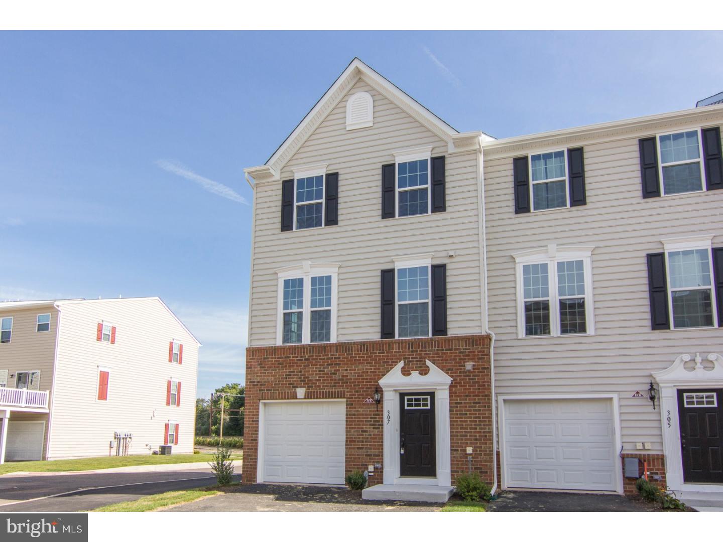 ANDALE GREEN - Residential Lease