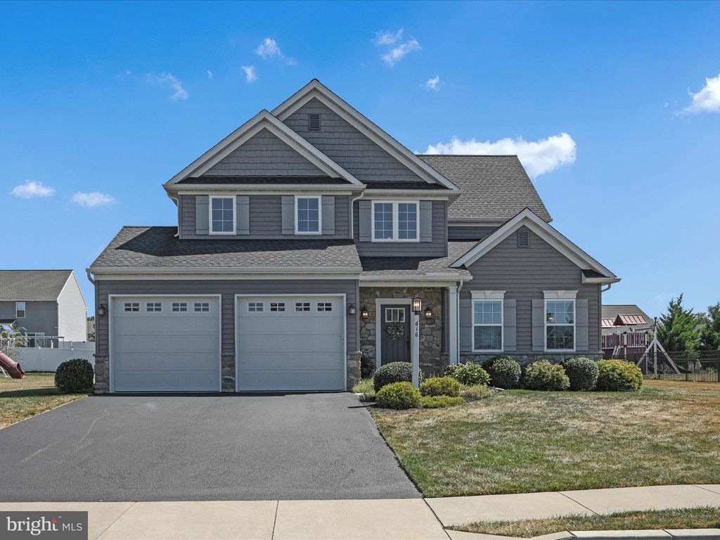 Photo of 616 SKYLER DR, MOUNT JOY, PA 17552 (MLS # PALA2040140)