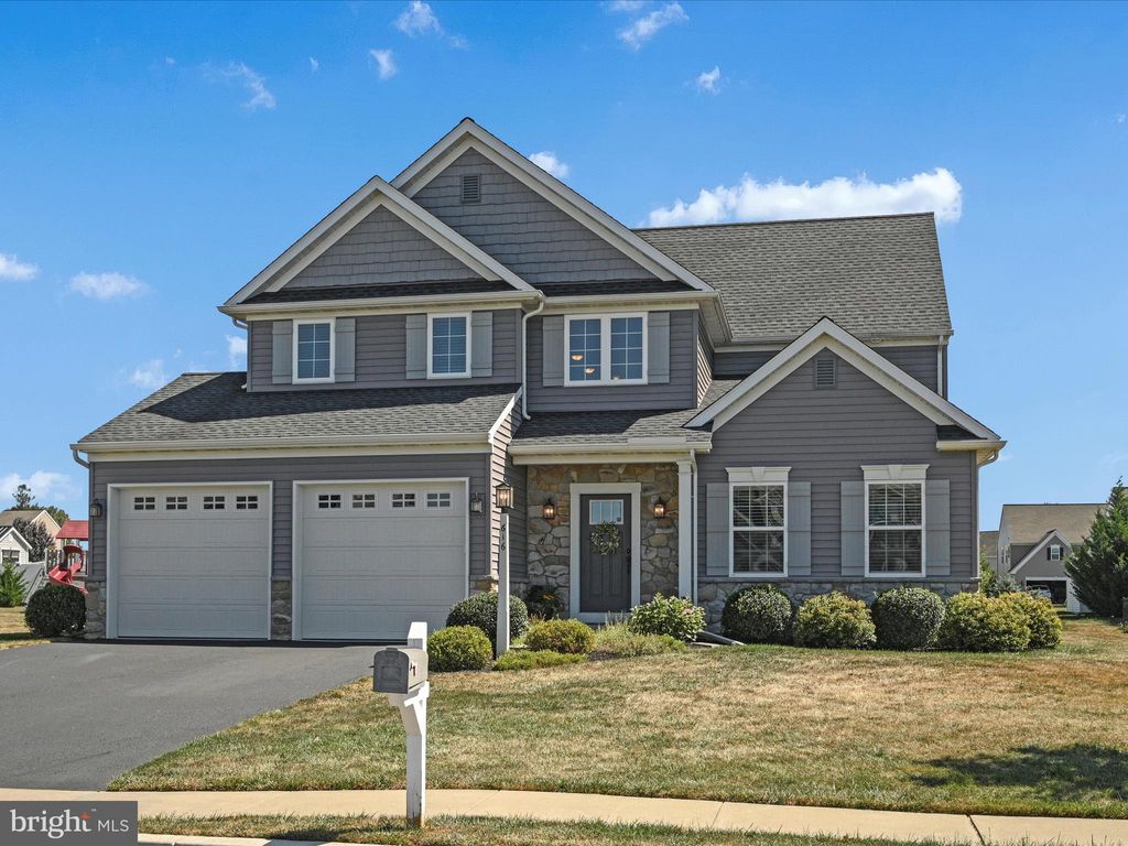 Photo of 616 SKYLER DR, MOUNT JOY, PA 17552 (MLS # PALA2040140)