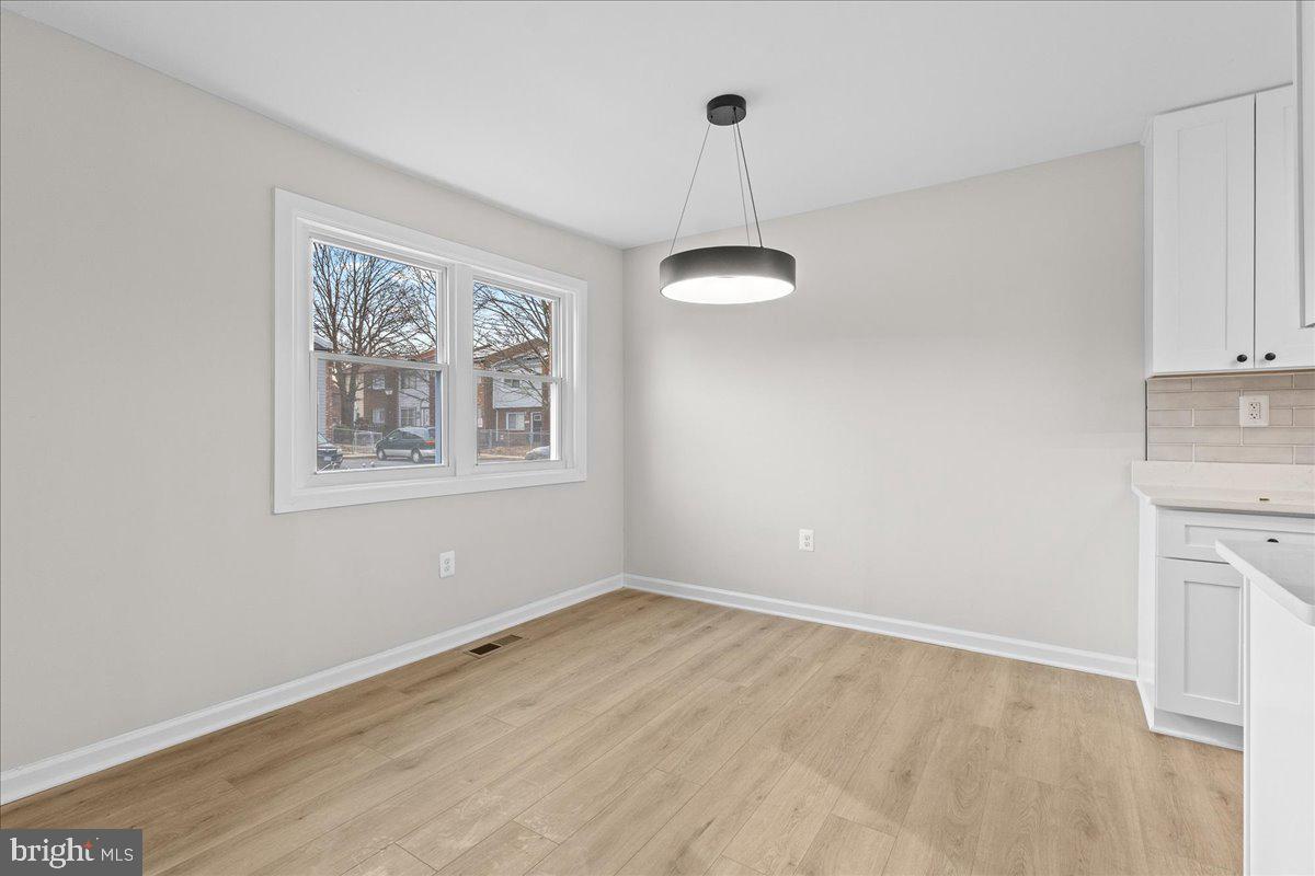 1360 BARNABY TERRACE SE