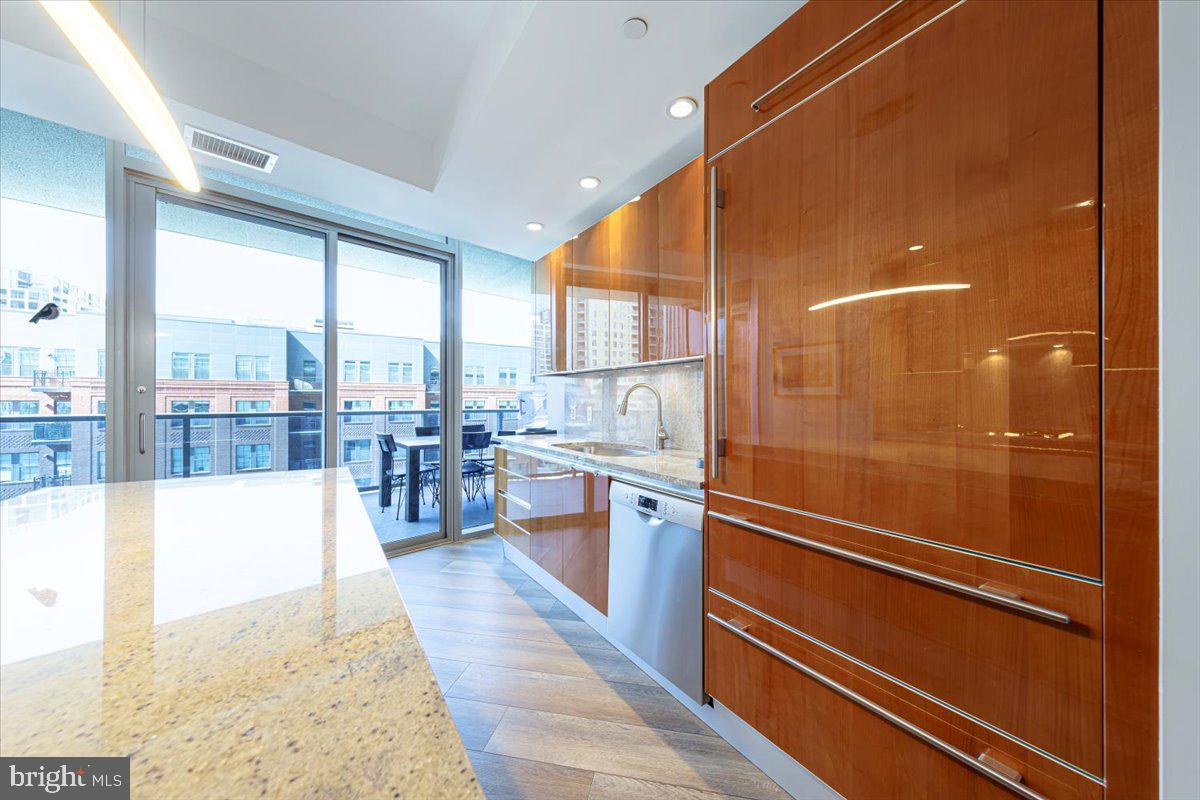 ROSSLYN - Residential