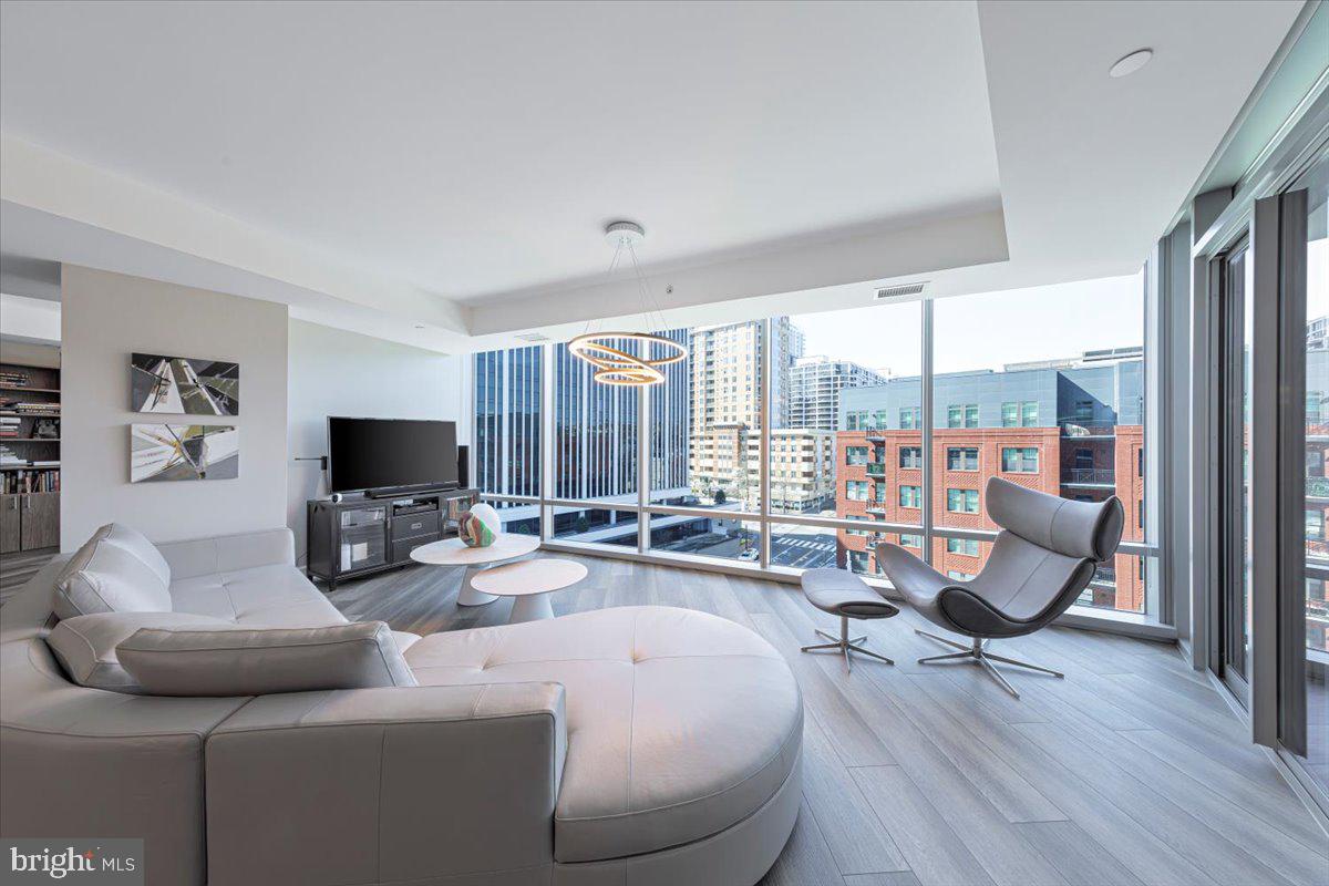 ROSSLYN - Residential