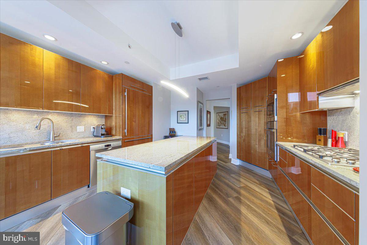 ROSSLYN - Residential