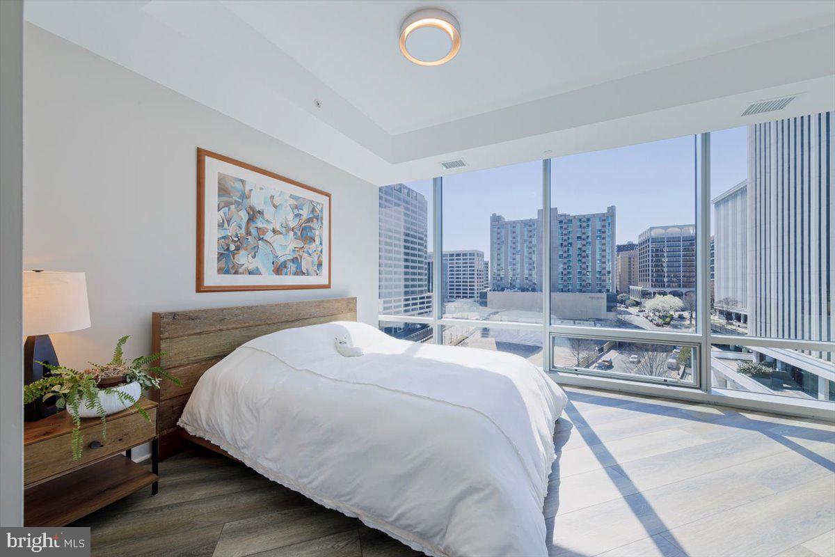 ROSSLYN - Residential