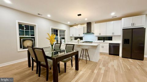 Homes For Sale - 225 Penn Avenue<br/> EDISON, NJ 08817