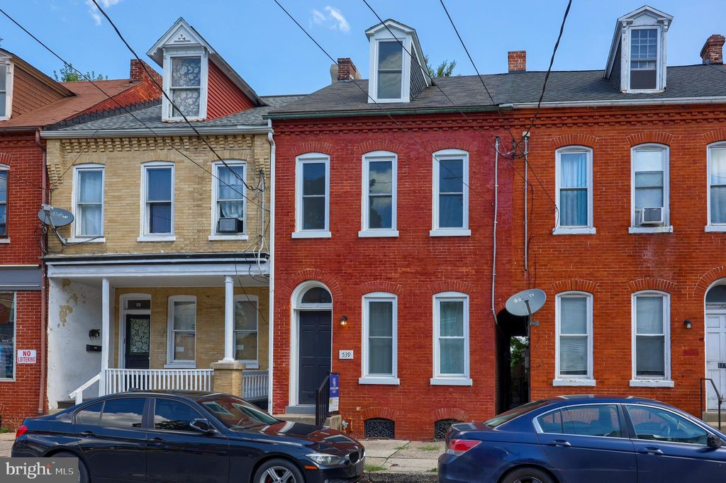 Photo of 539 W KING ST, LANCASTER, PA 17603 (MLS # PALA2038544)