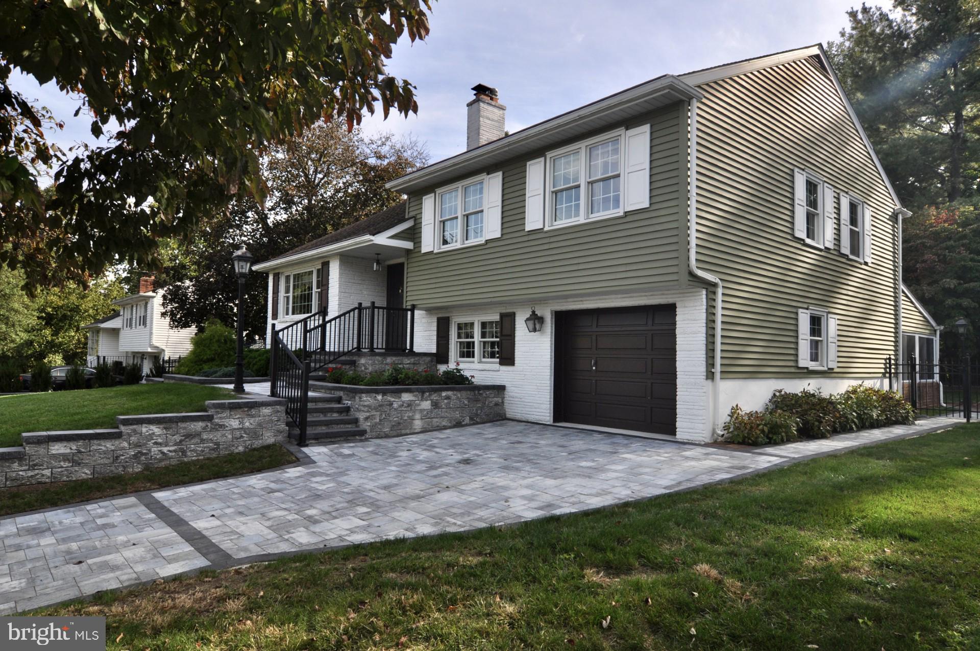 412 PARKVIEW DRIVE