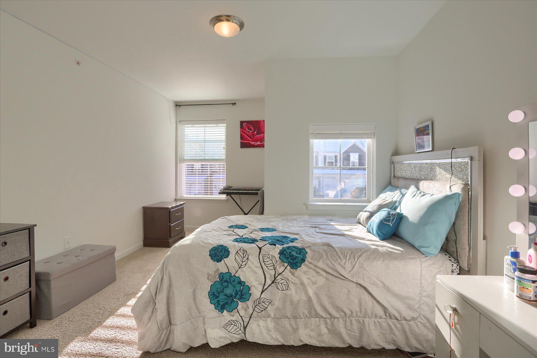 EASTVALE GROVE - Residential