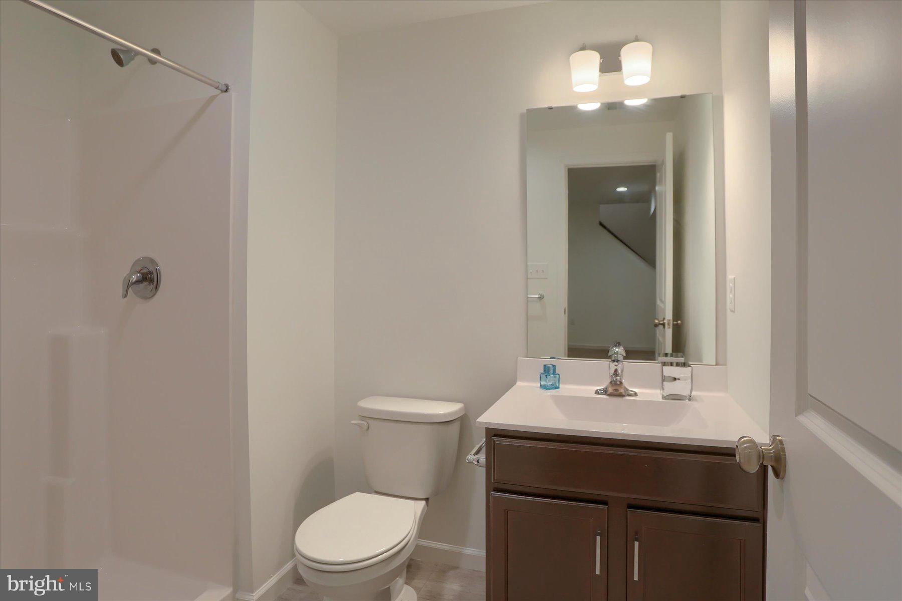 EASTVALE GROVE - Residential