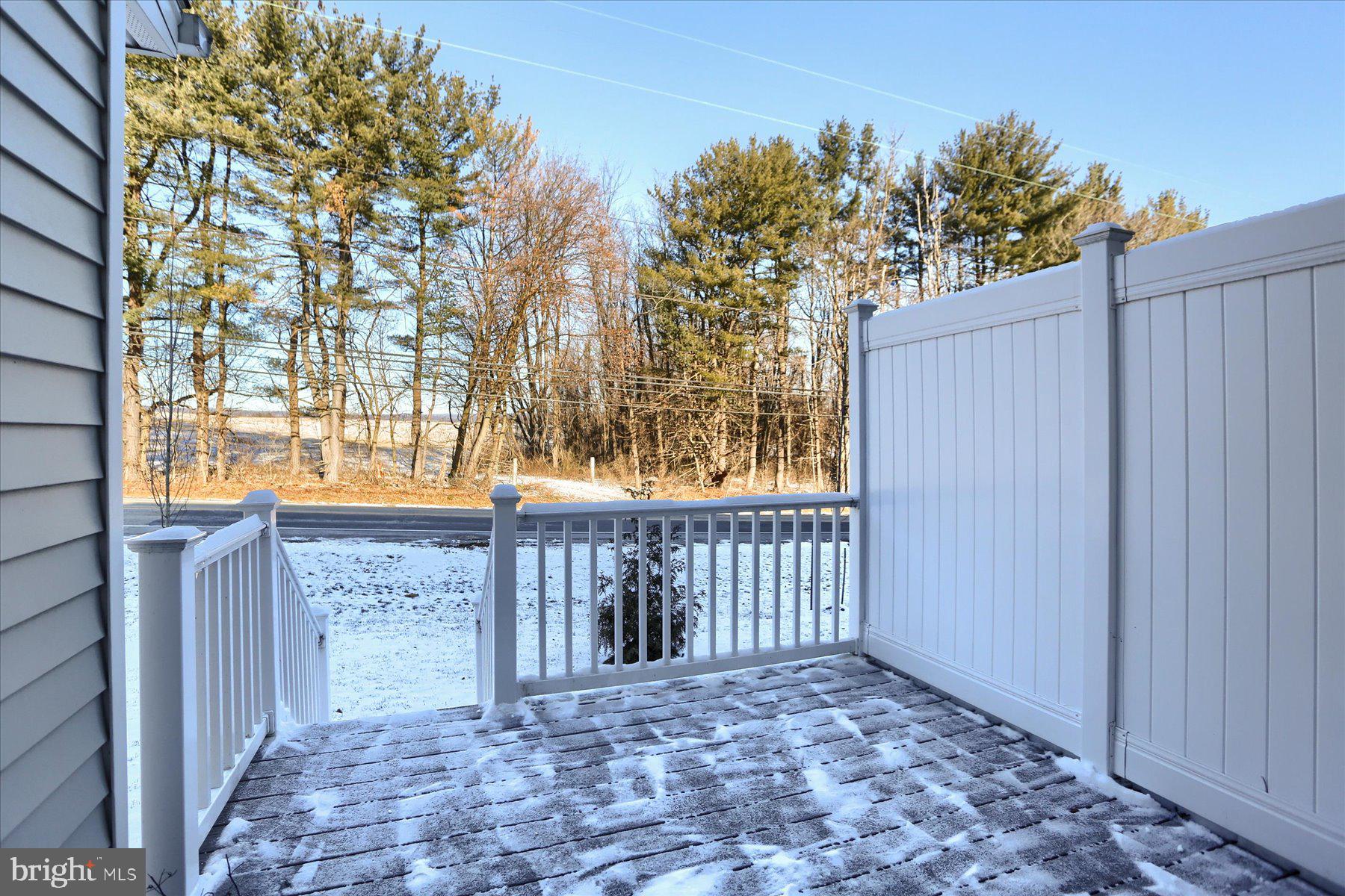 EASTVALE GROVE - Residential