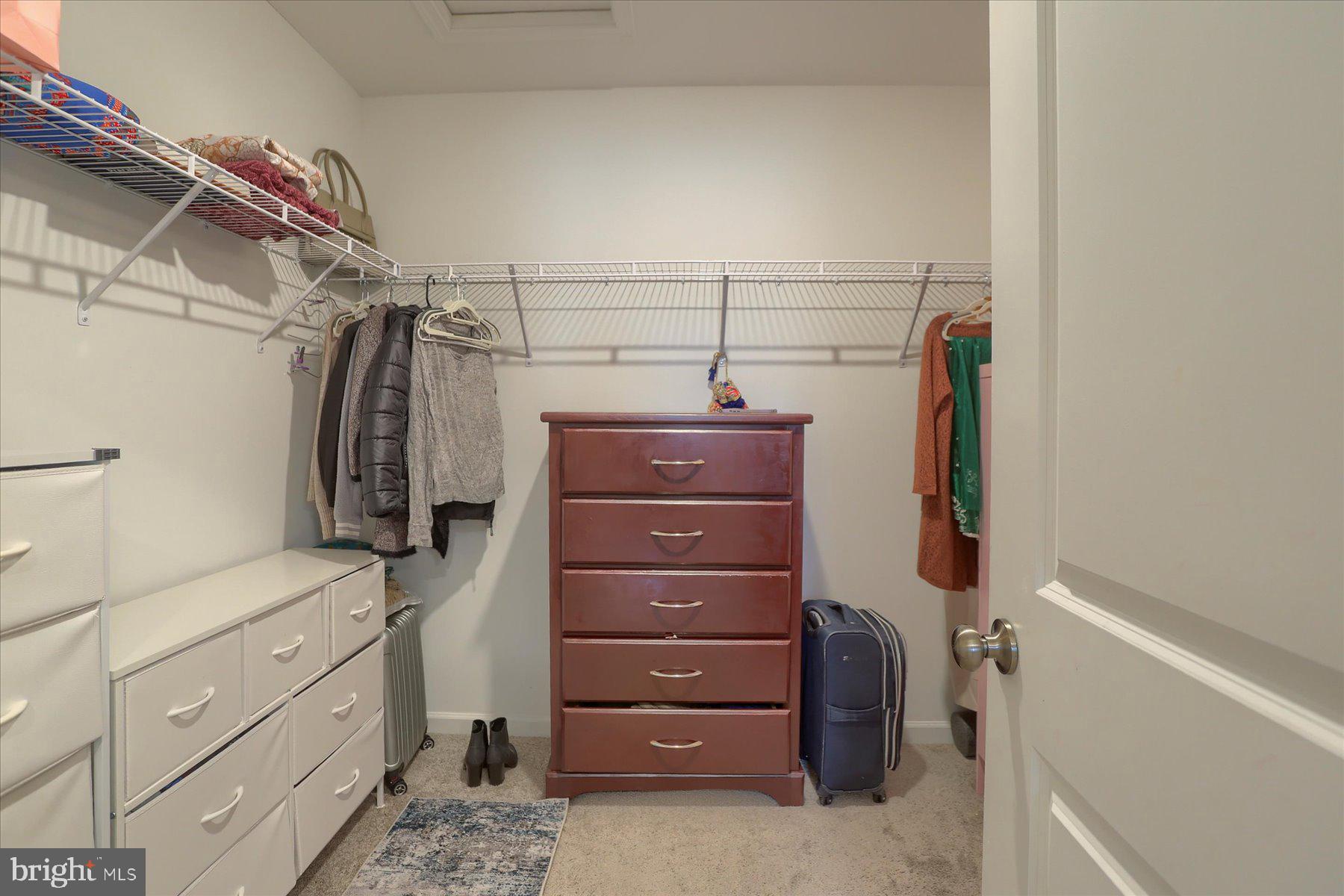 EASTVALE GROVE - Residential