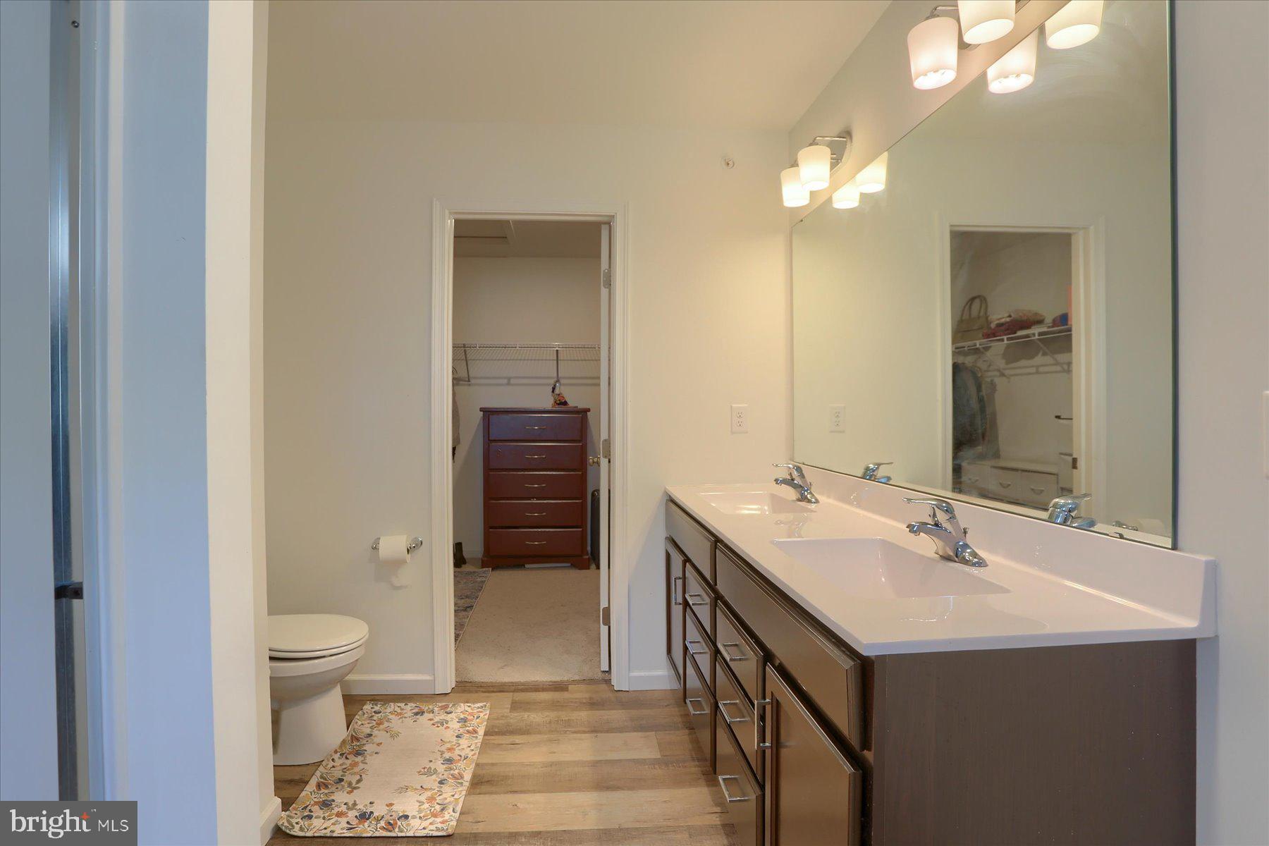 EASTVALE GROVE - Residential