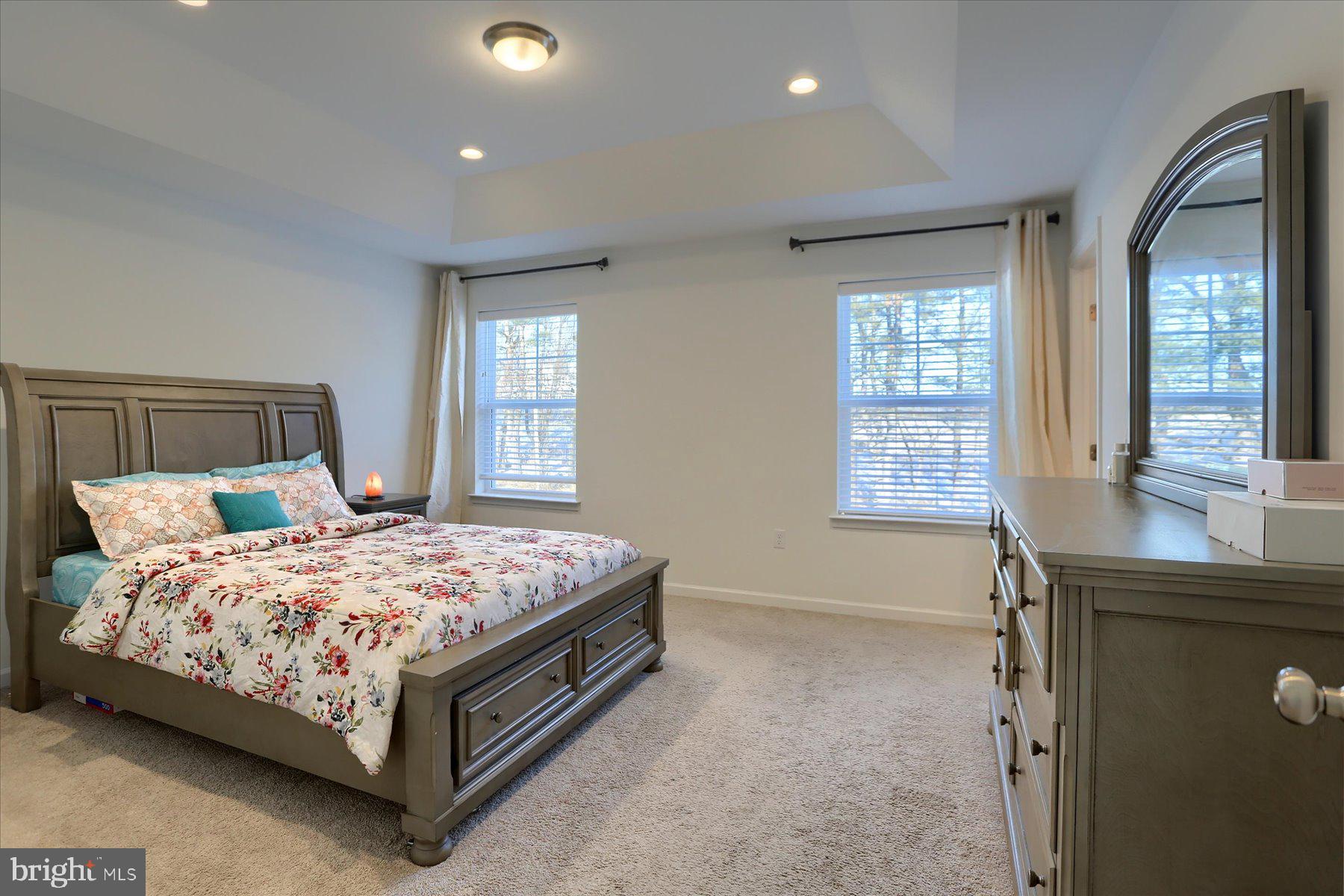 EASTVALE GROVE - Residential