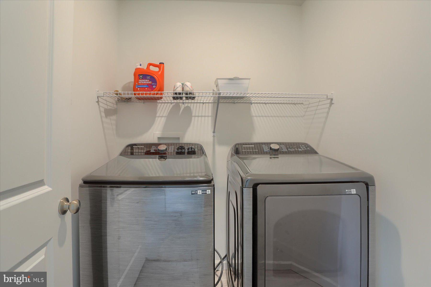 EASTVALE GROVE - Residential