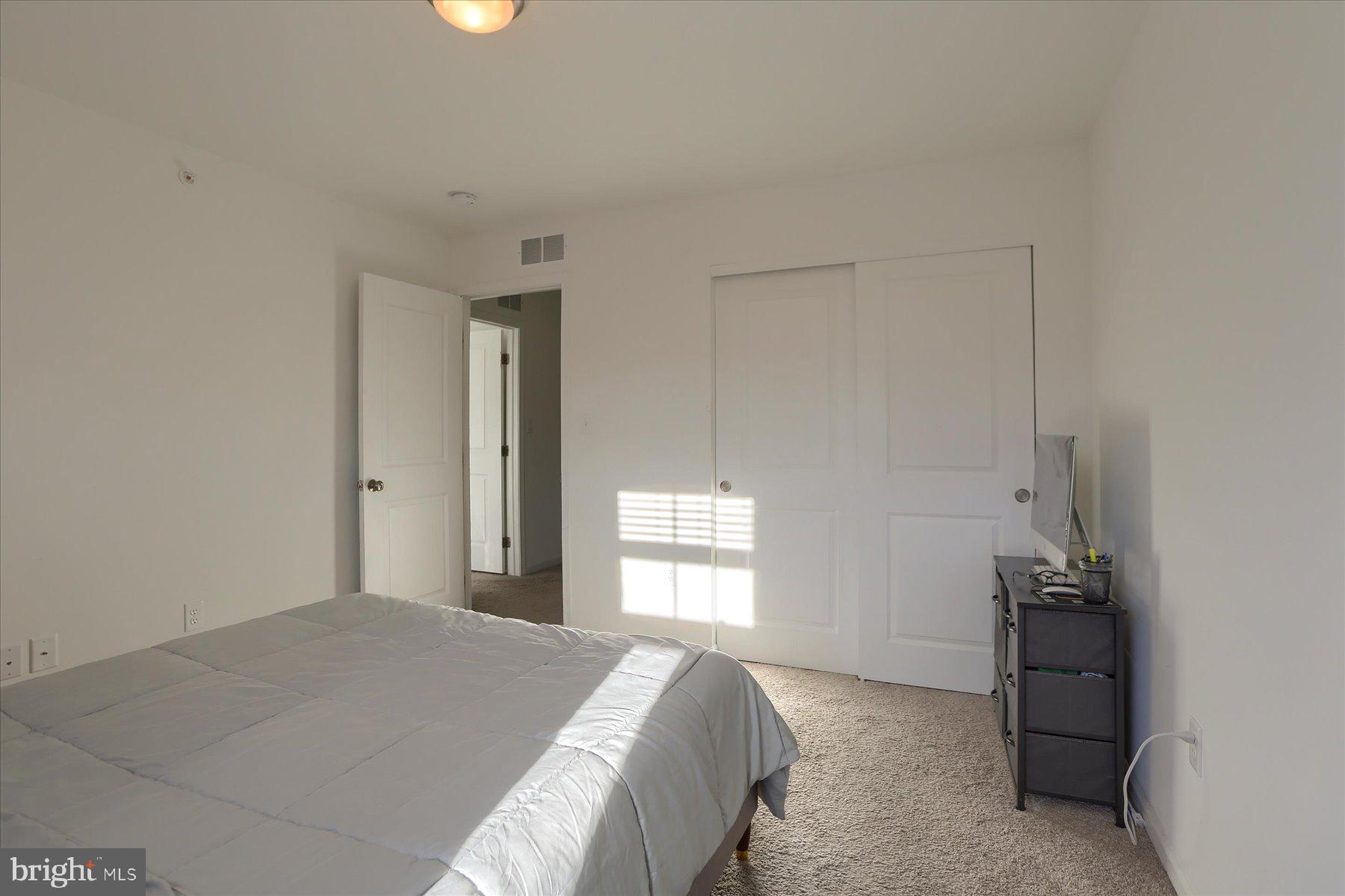 EASTVALE GROVE - Residential